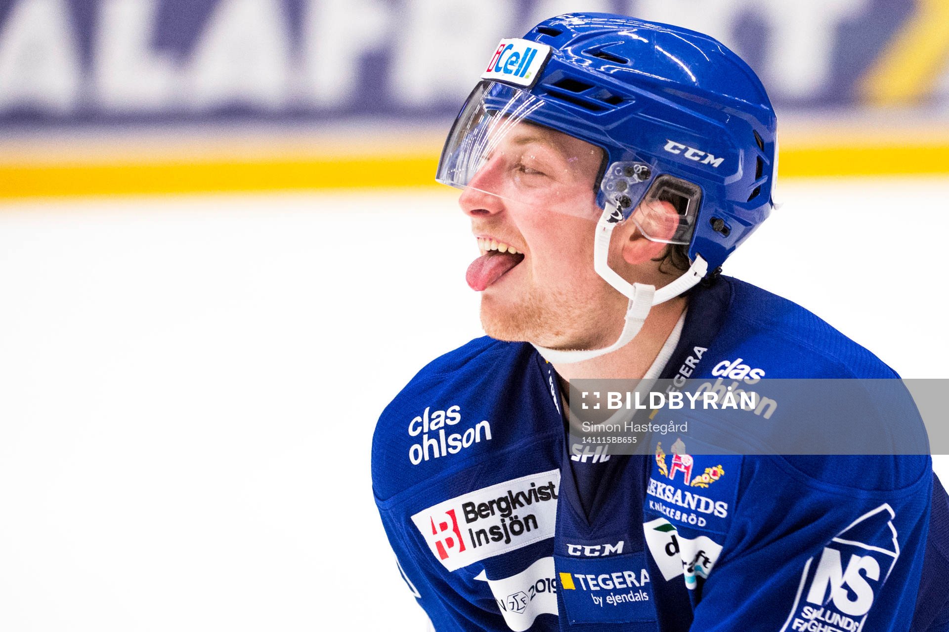 Leksands Linus Hultström sticker ut tungan och jublar