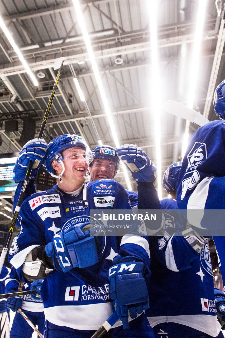 Leksands Linus Hultström och Tomi Sallinen jublar
