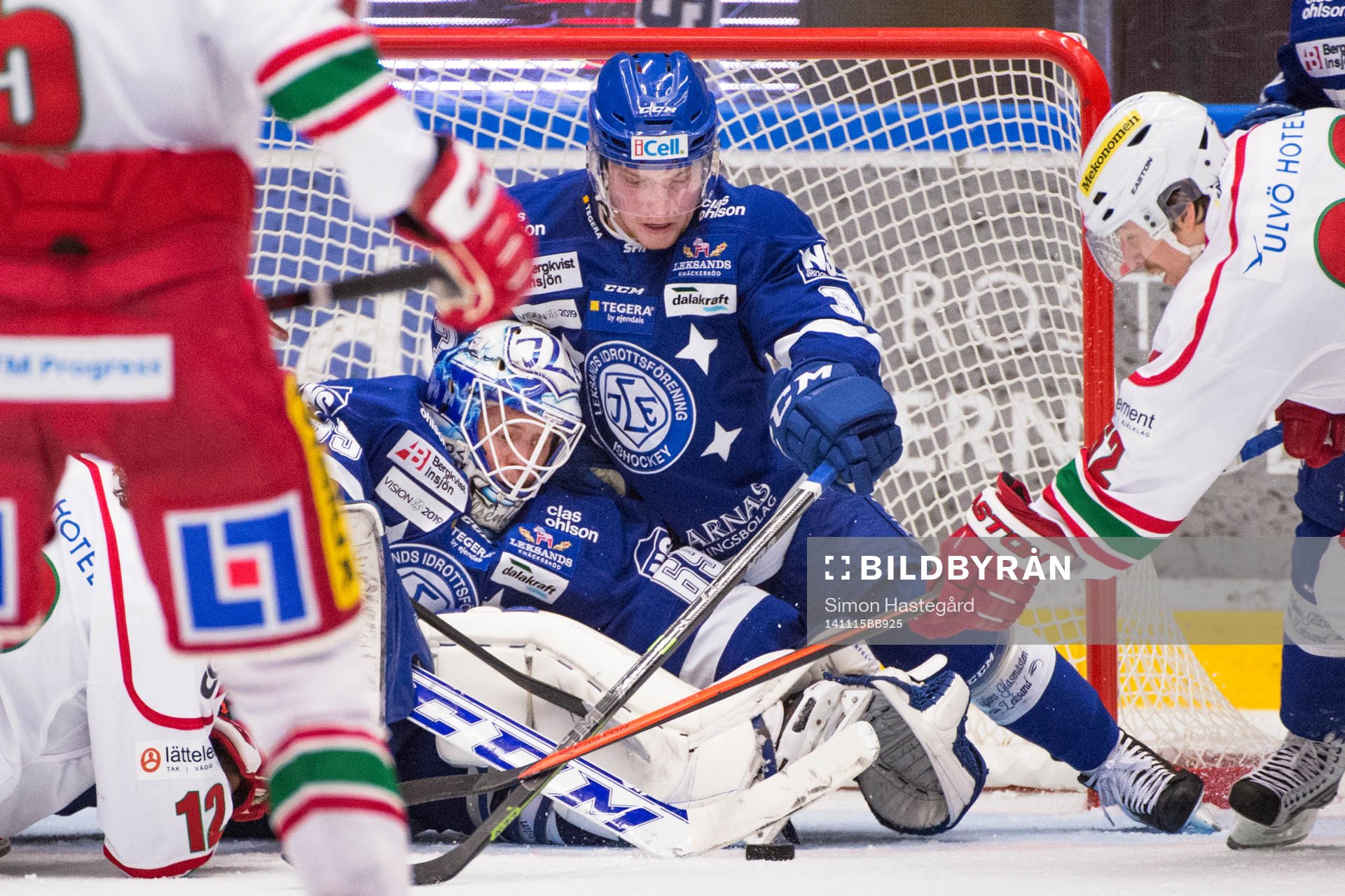 Leksands målvakt Oscar Alsenfelt och Linus Hultström har