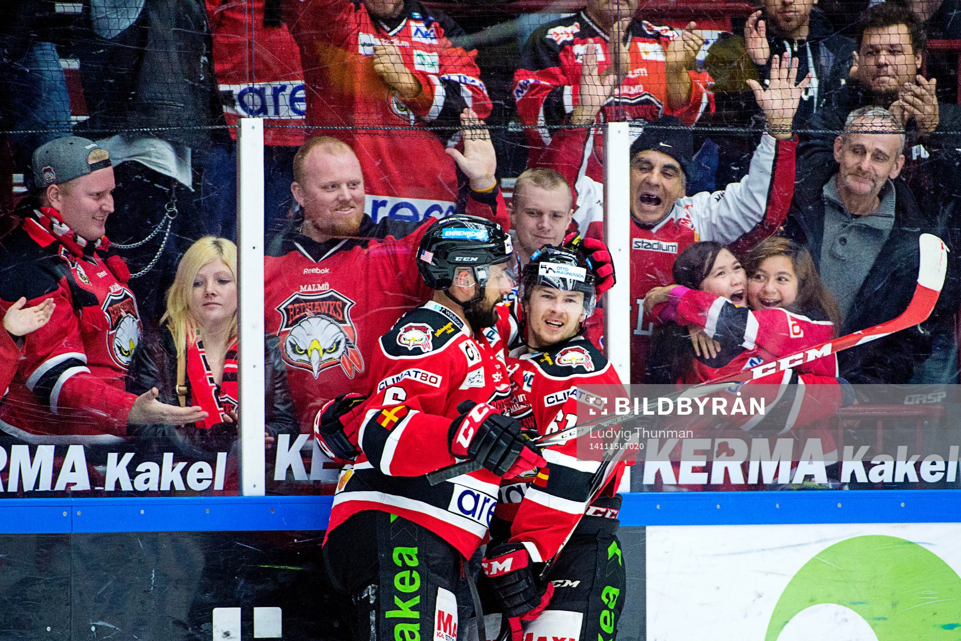 Malmö Redhawks Nicklas Jadeland firas av Colin Stuart