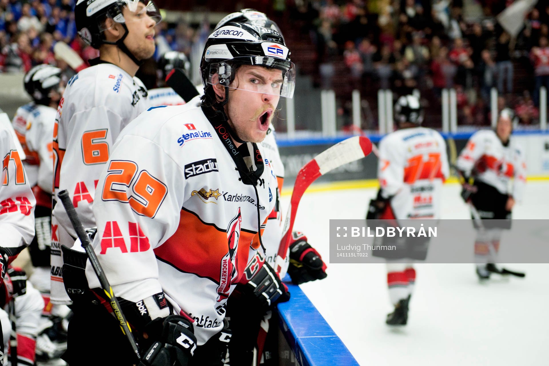 Karlskronas Alexander Wiklund reagerar