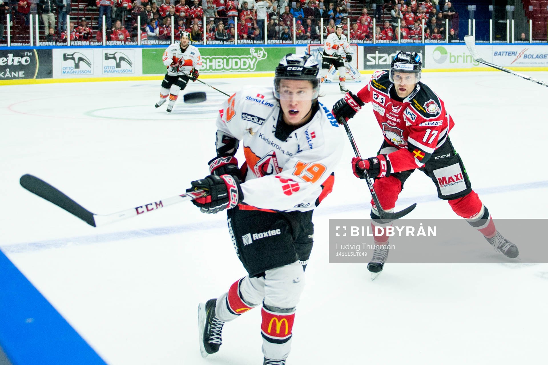 Malmö Redhawks Mathias Tjärnqvist jagar Karlskronas