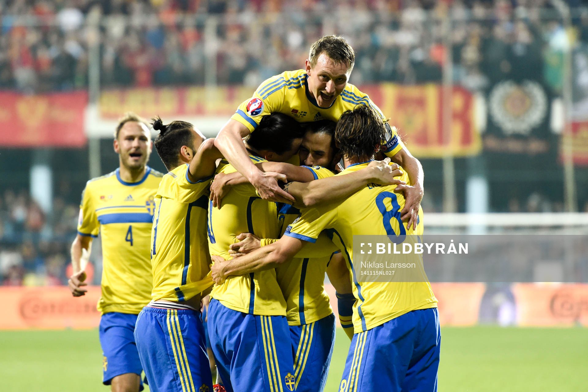 Sveriges Zlatan Ibrahimovic jublar