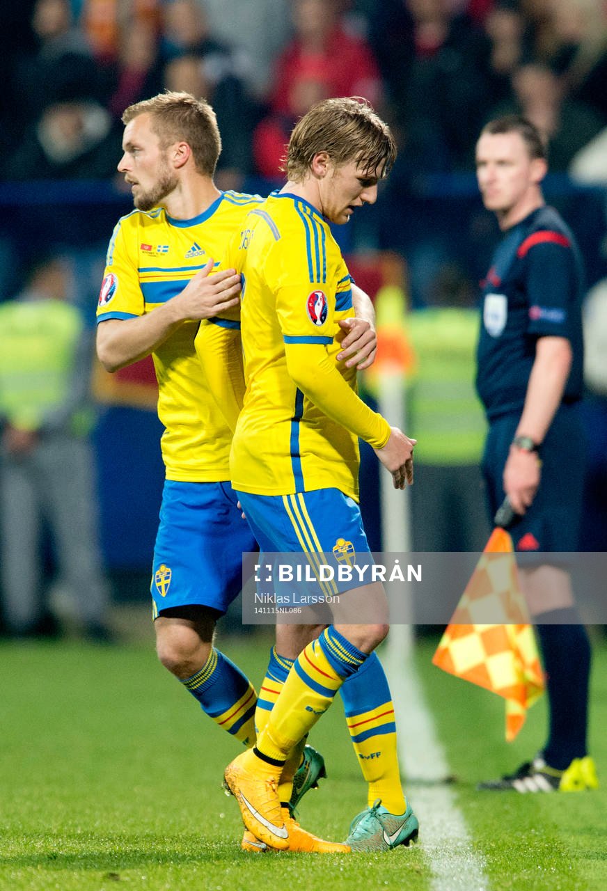 Sveriges Emil Forsberg ut och Sebastian Larsson in
