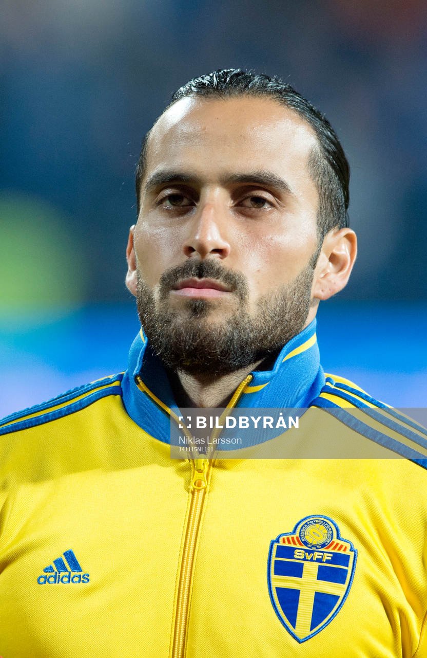 Sveriges Erkan Zengin under EM-kvalmatchen i fotboll mellan Montenegro och Sverige den 15 november 2014 i Podgorica, Montenegro.