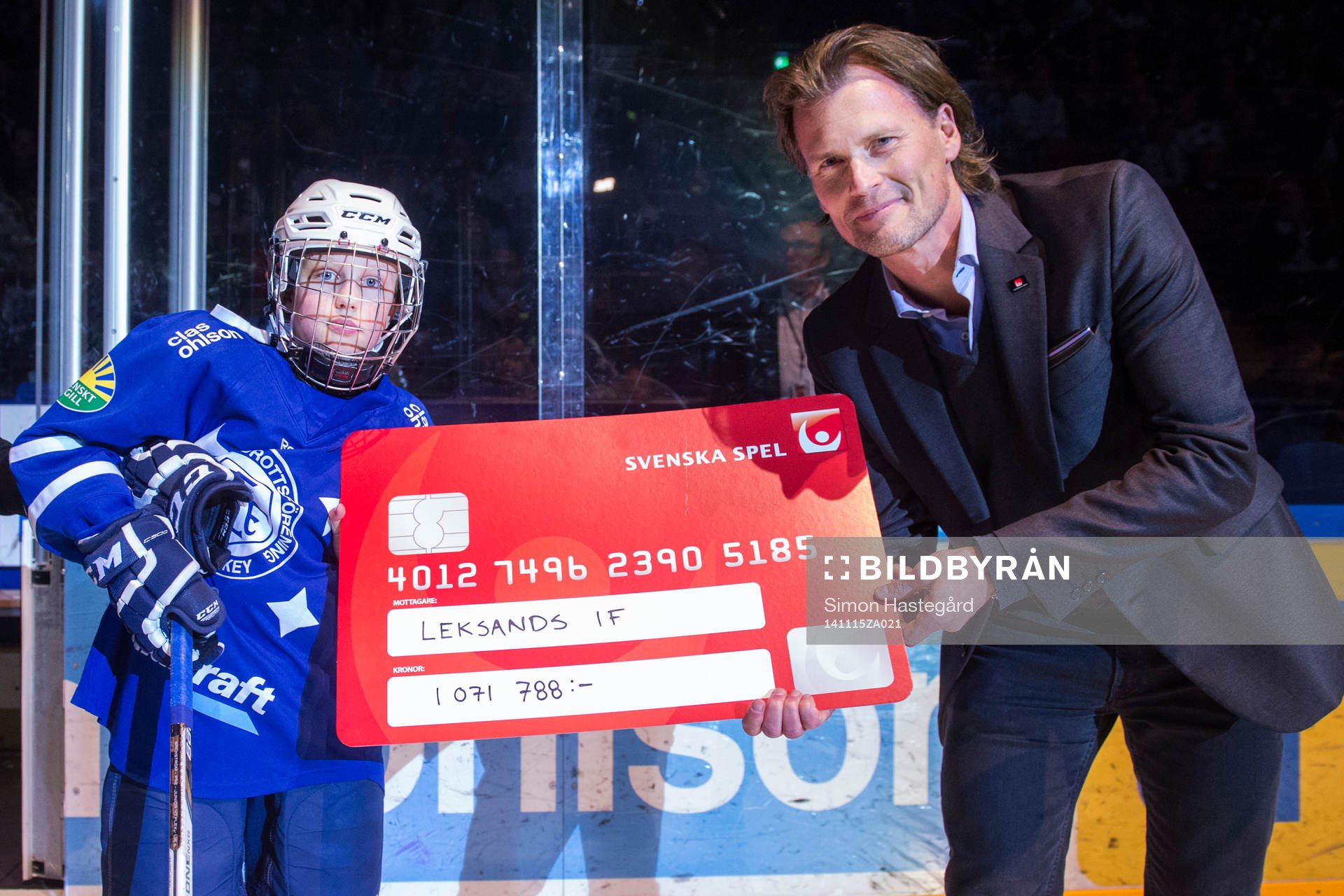 Check från Gräsroten 2014 delas ut till Leksand av