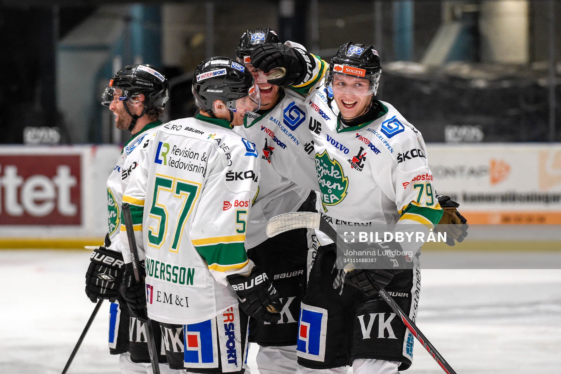 Björklövens Emil Lundberg jublar