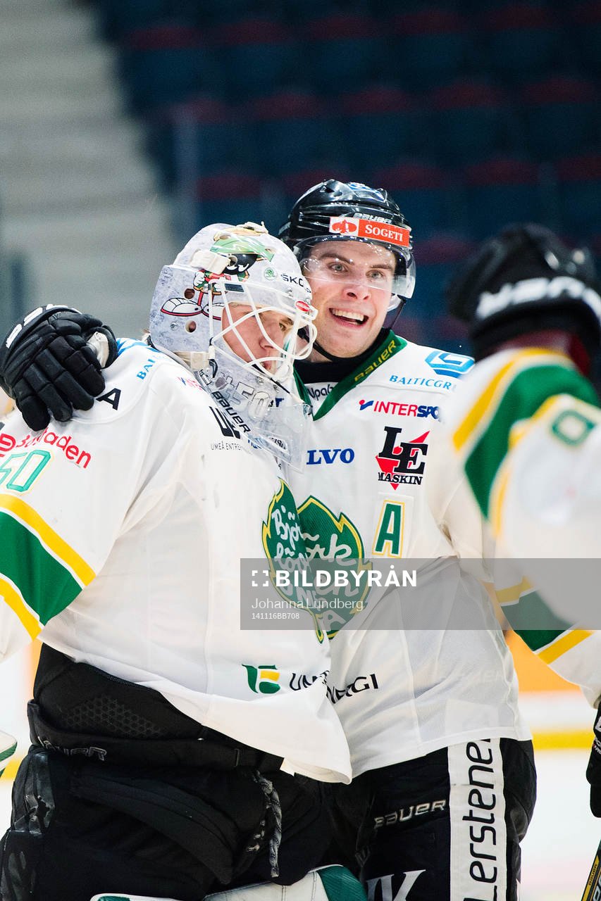 Björklövens målvakt Johan Mattsson och Alexander