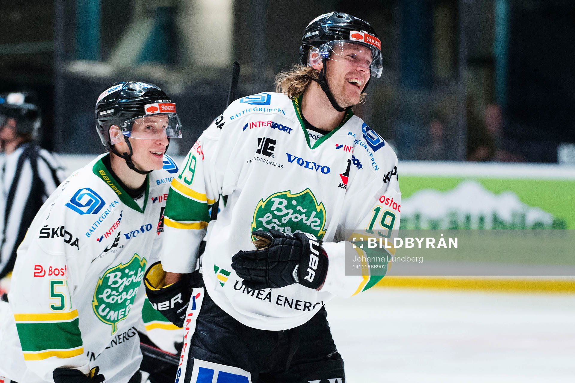 Björklövens Stefan Andersson och William Quist jublar