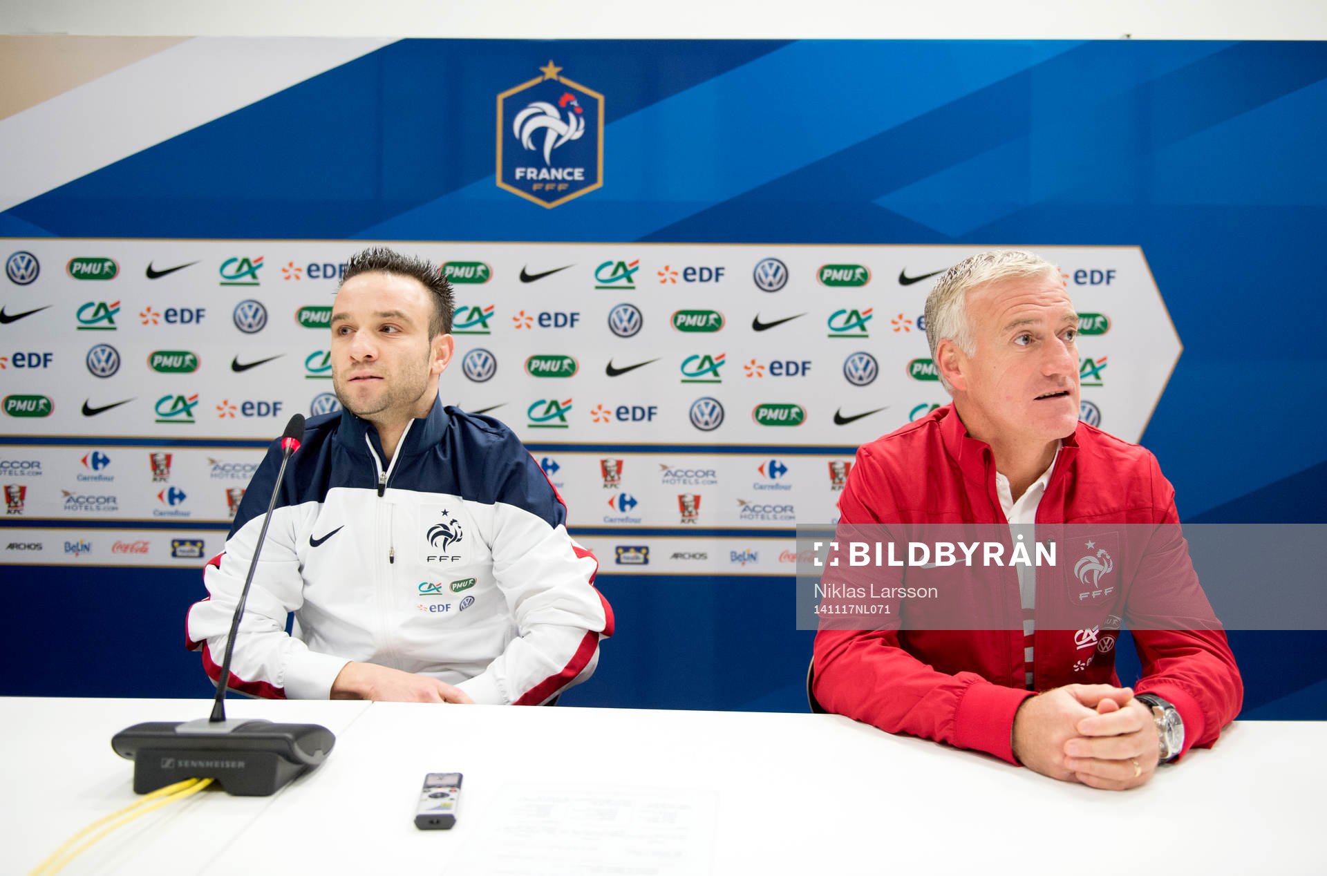 Frankrikes Mathieu Valbuena och Frankrikes förbundskapten