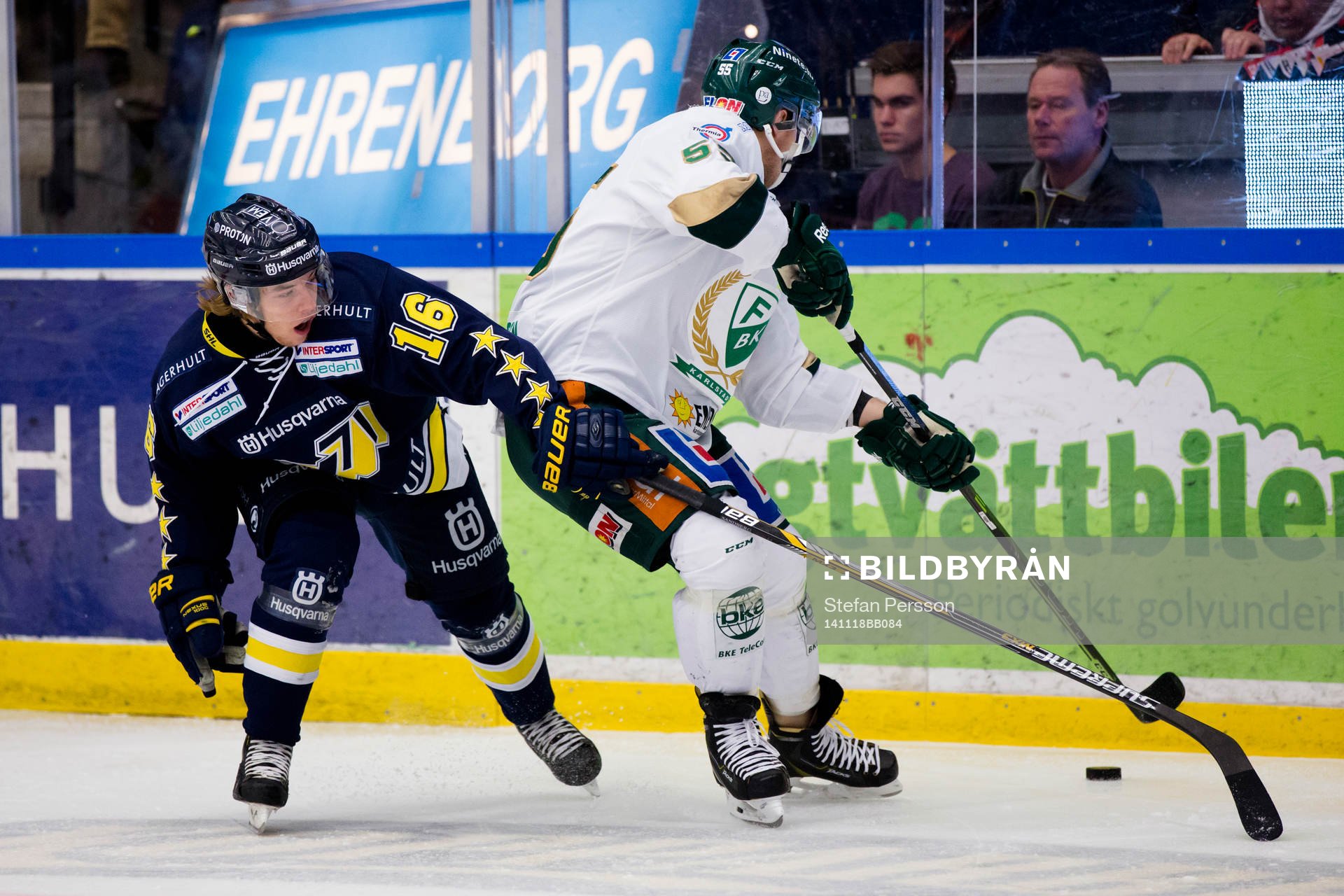 s Filip Sandberg mot Färjestads Ole-Kristian Tollefsen