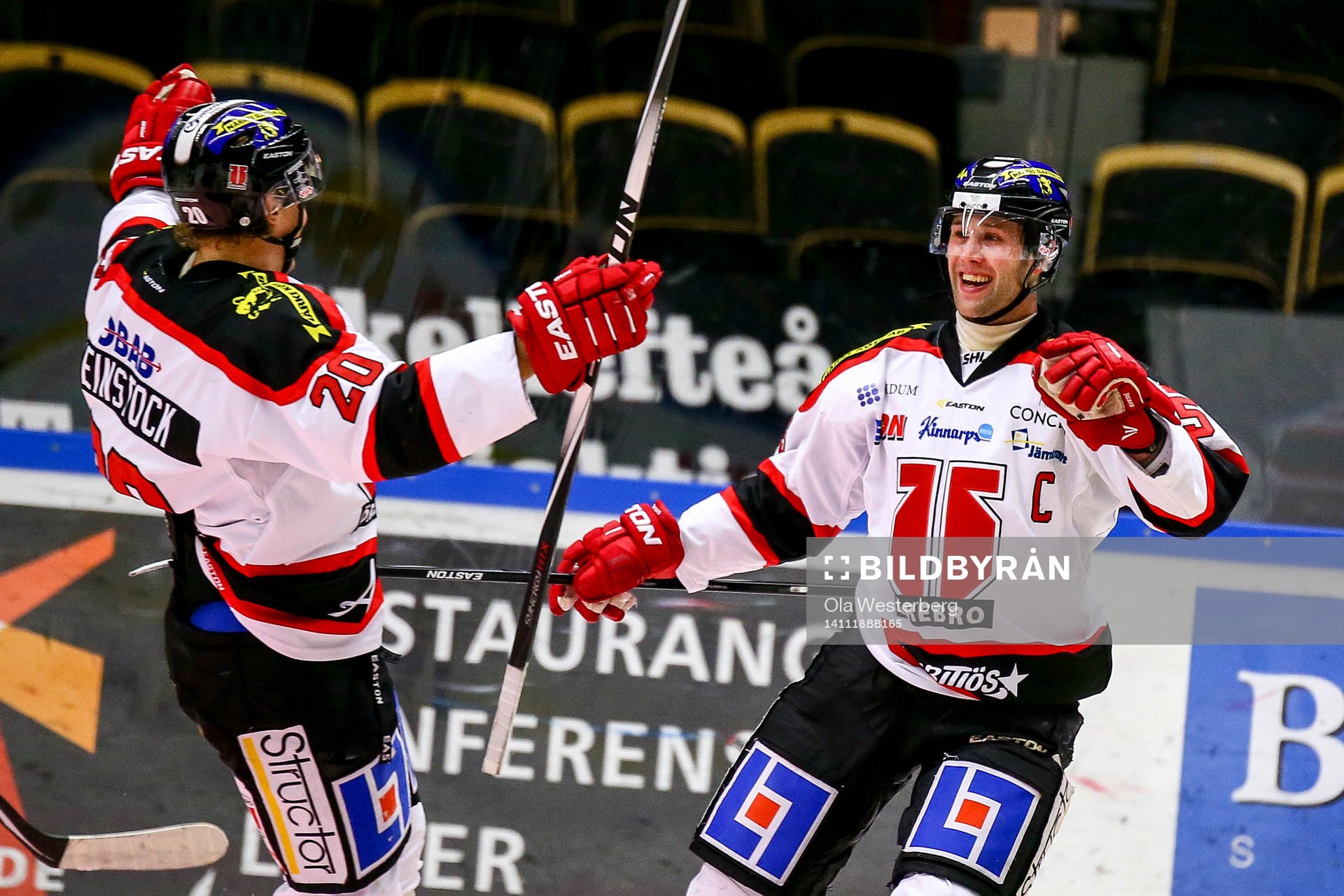 Örebros Henrik Löwdahl och Marcus Weinstock jublar