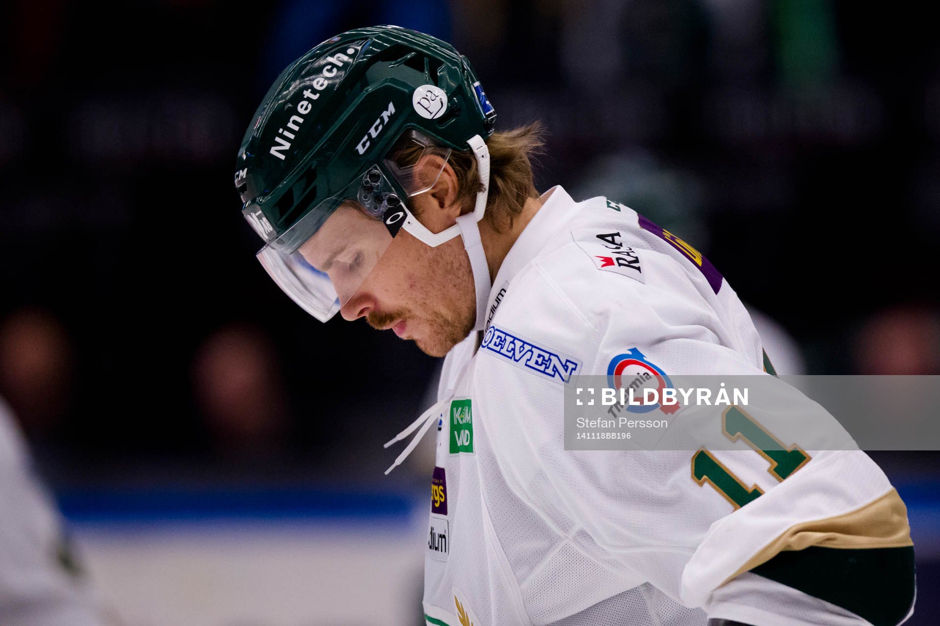 Färjestads Anssi Salmela ser deppig ut