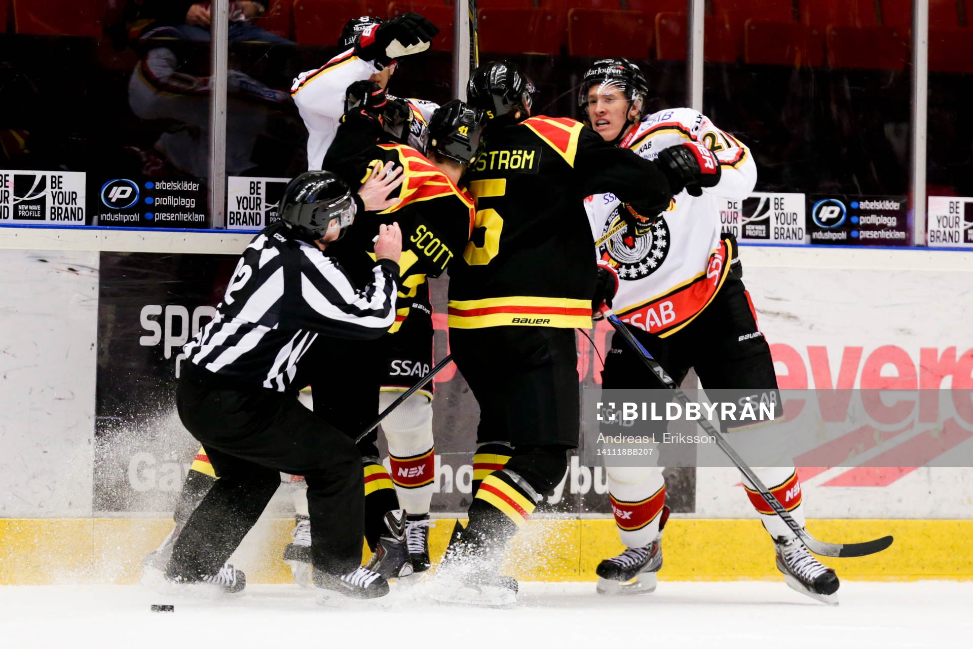 Bråk mellan Brynäs Lukas Kilström och Luleås Emil