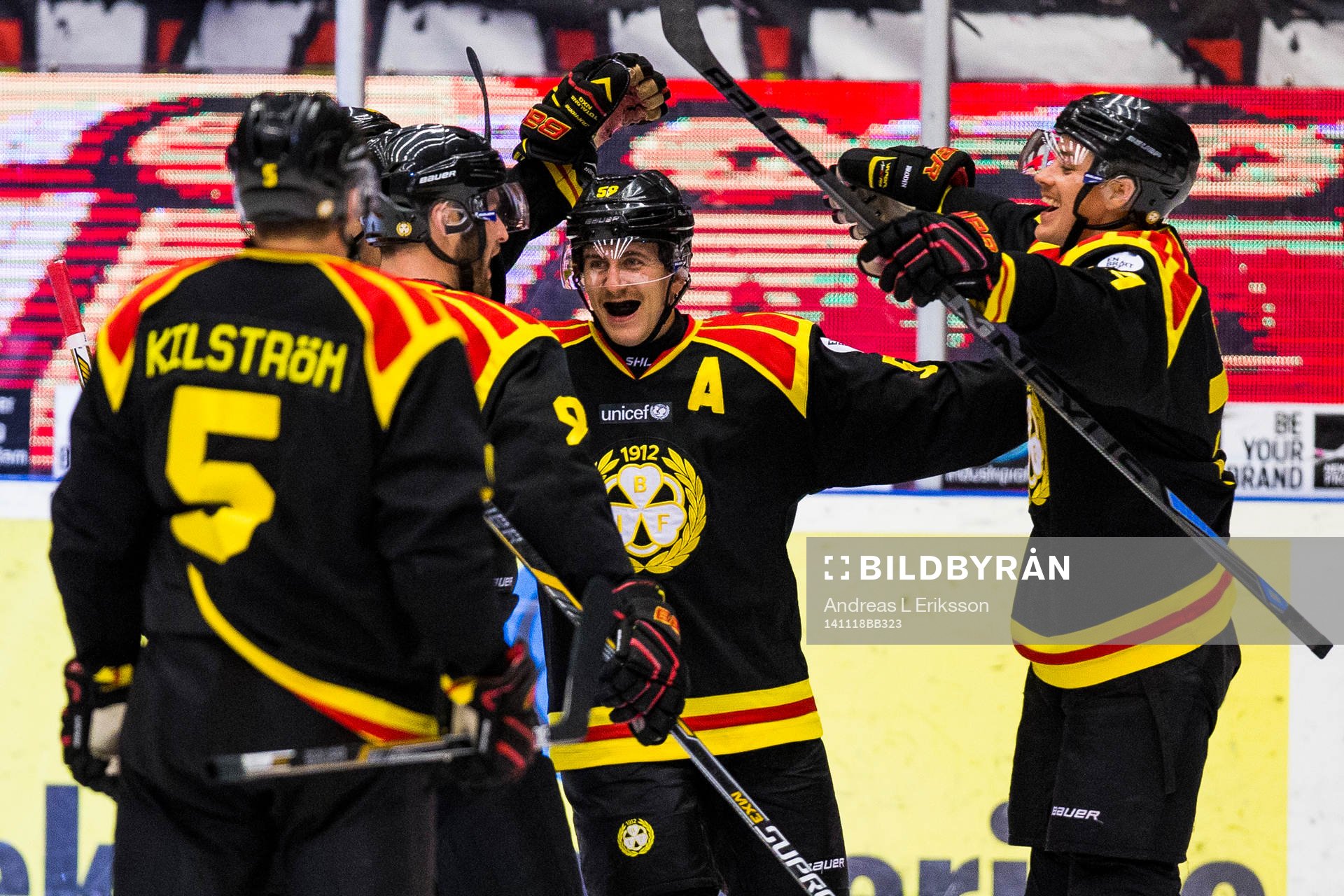 Brynäs Sebastian Enterfeldt jublar