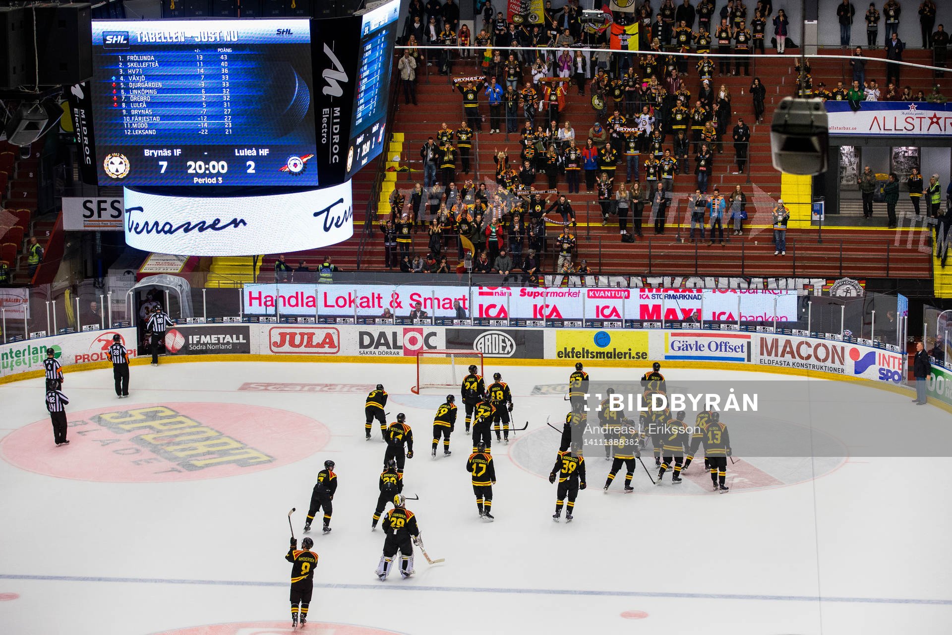 Brynäs spelare tackar publiken