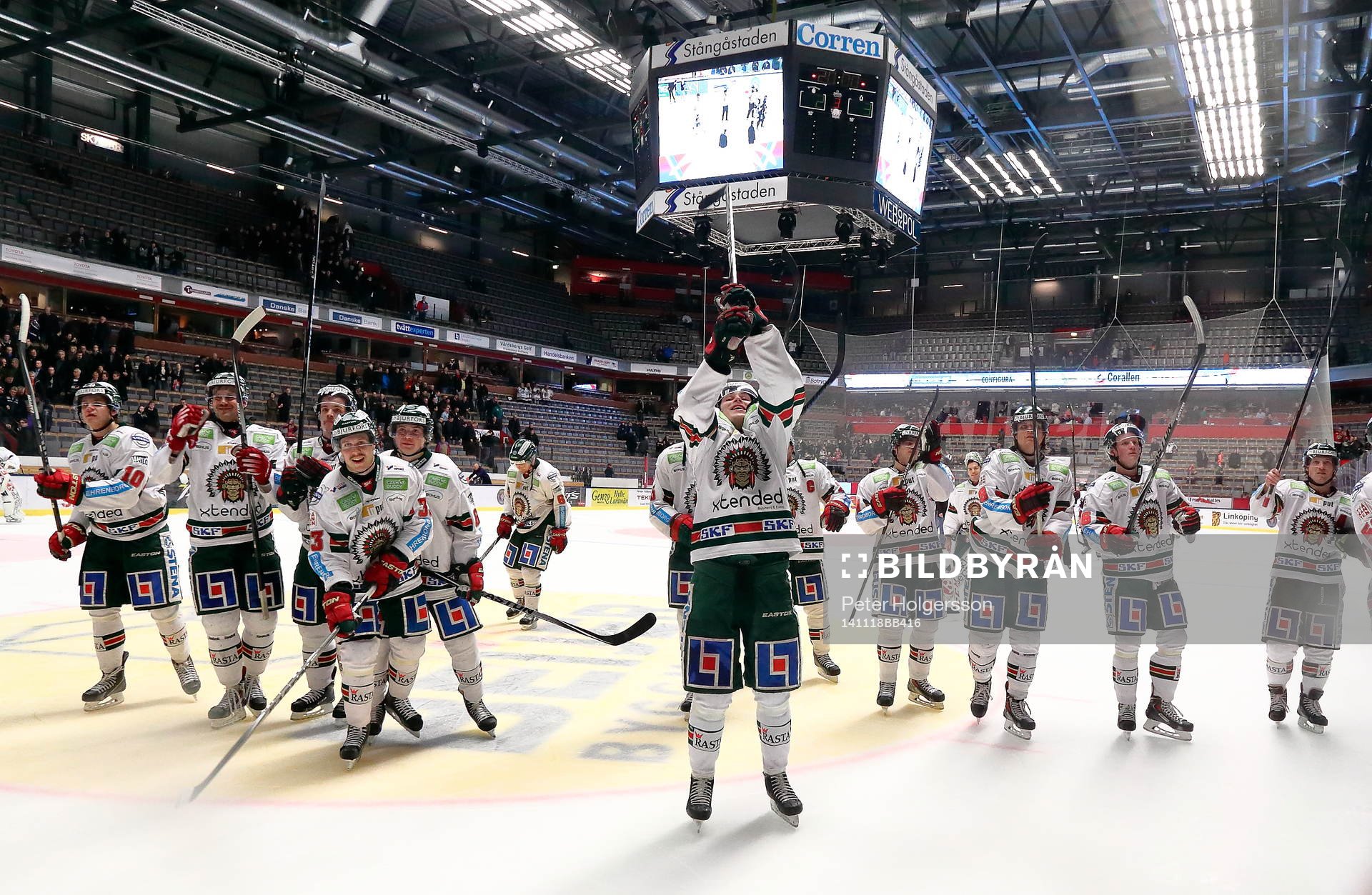 Frölunda jublar och tackar sina supprters