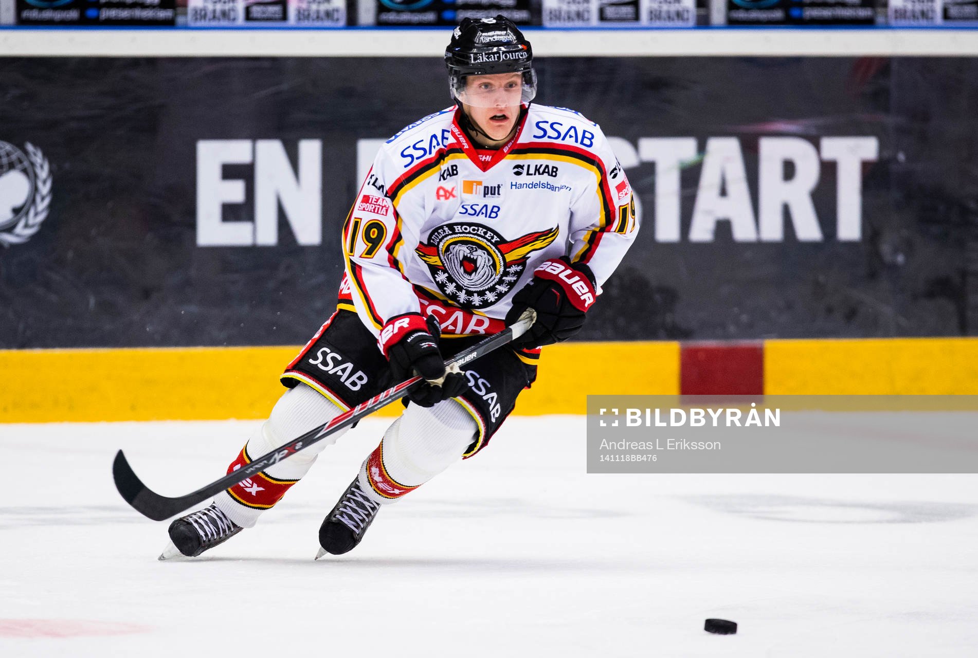 Luleås Daniel Mannberg med pucken