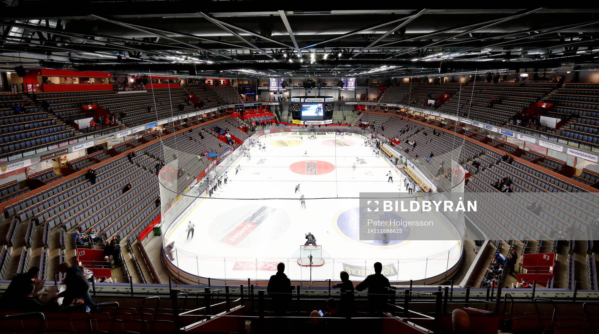 SAAB Arena uppvärmning i före ishockeymatchen i SHL