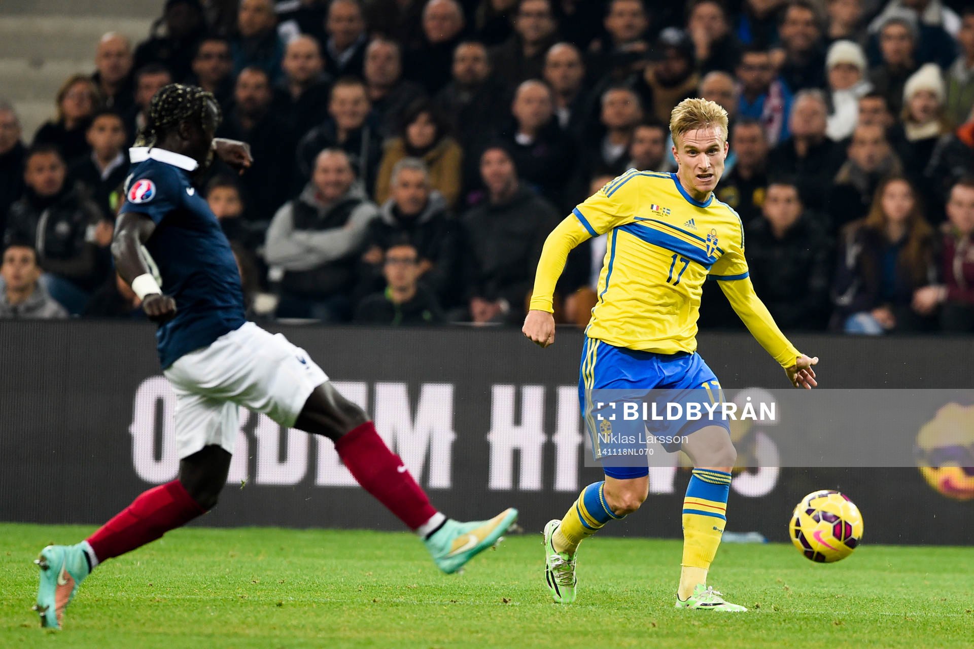 Sveriges Oscar Wendt och Frankrikes Bacary Sagna