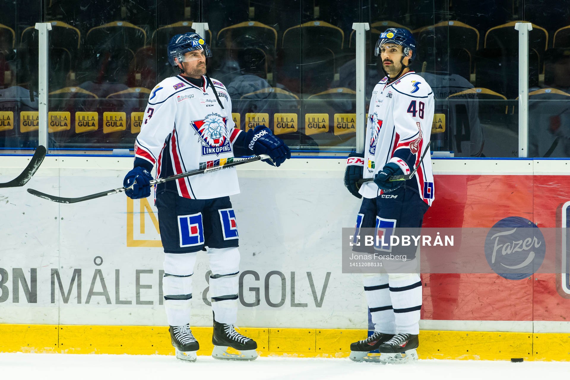 Linköpings Kent McDonell och Daniel Rahimi värmer upp