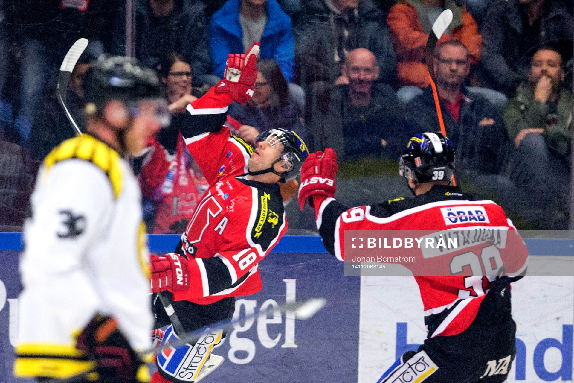 Örebros Jared Aulin jublar