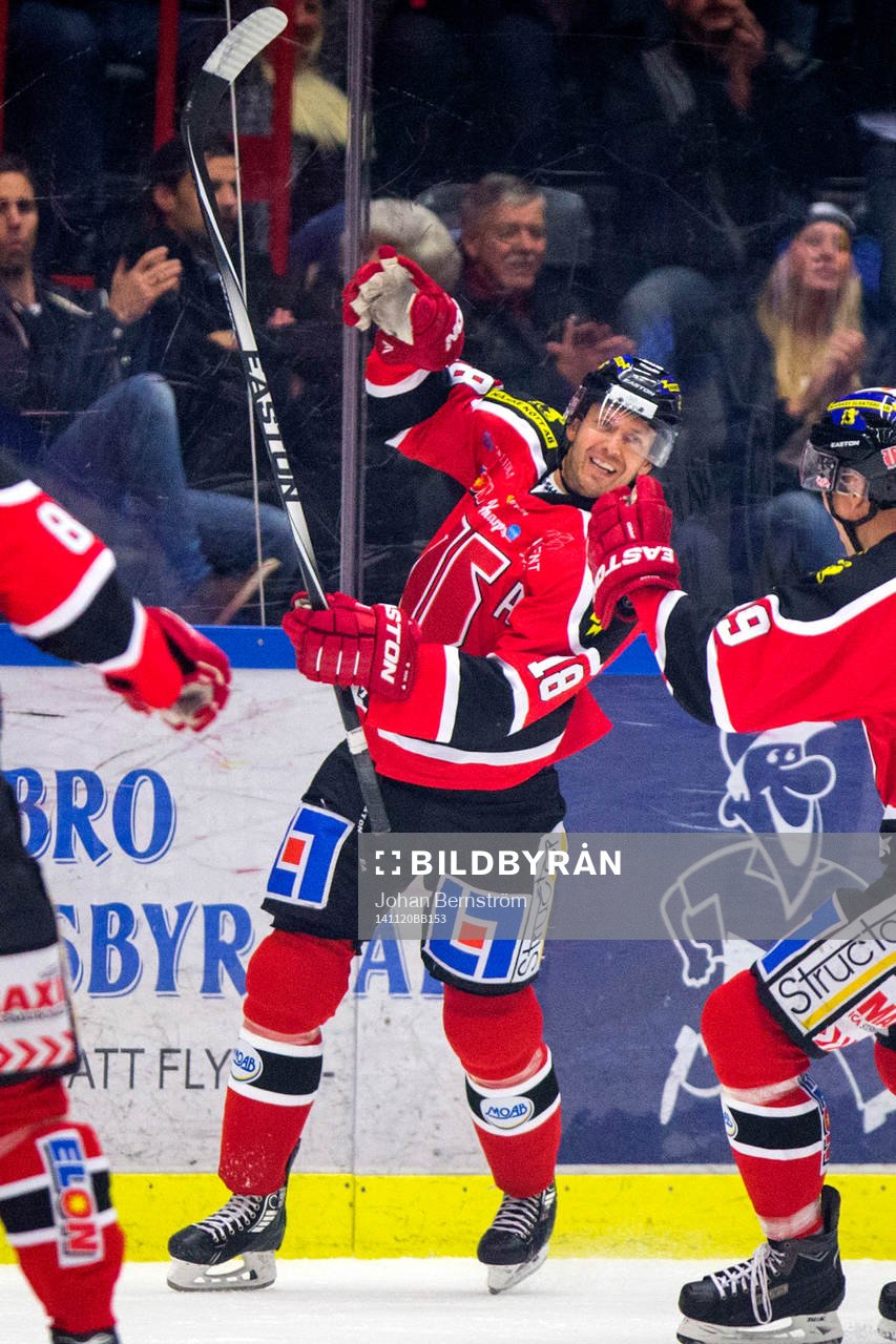 Örebros Jared Aulin jublar