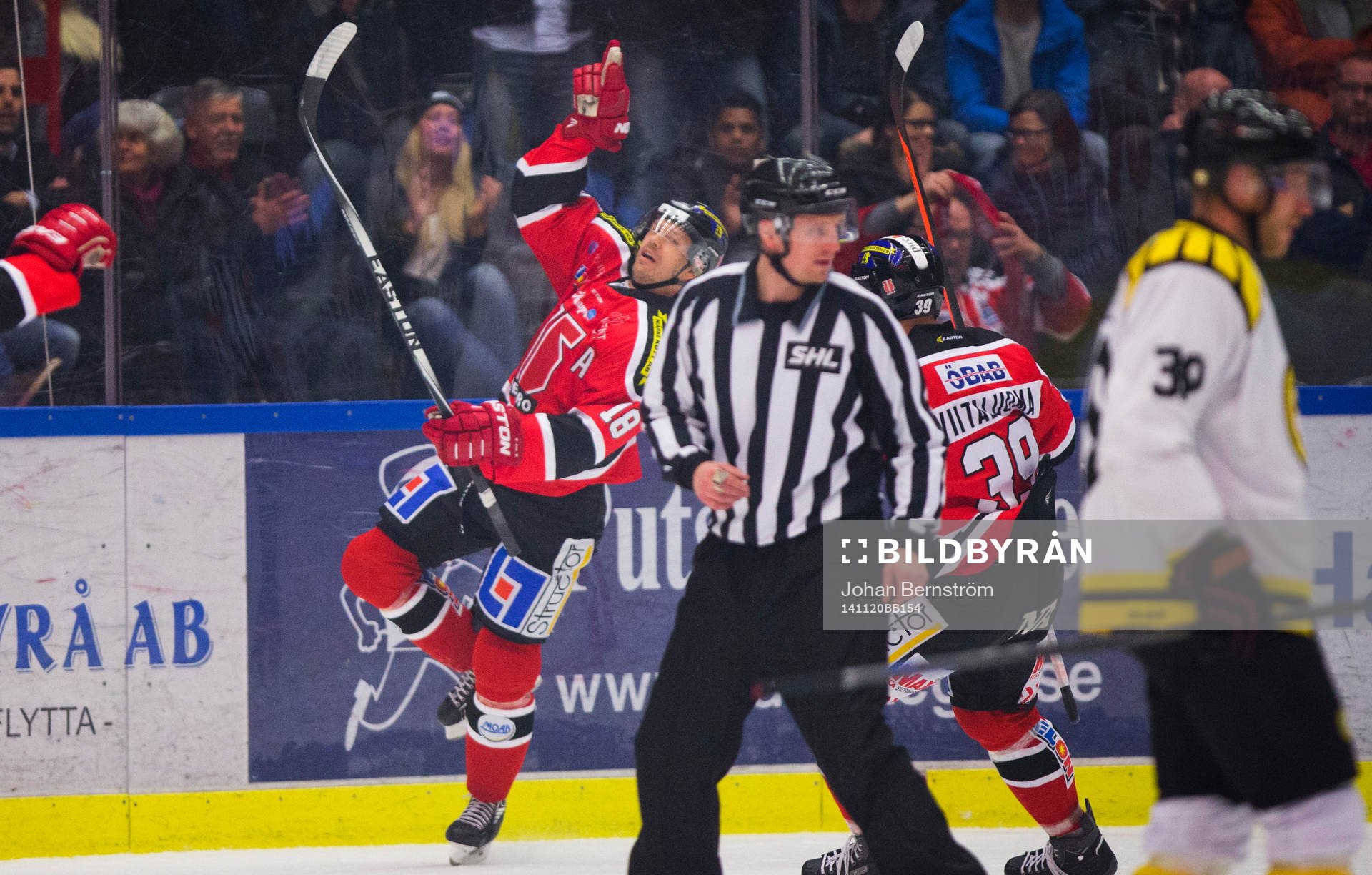 Örebros Jared Aulin jublar