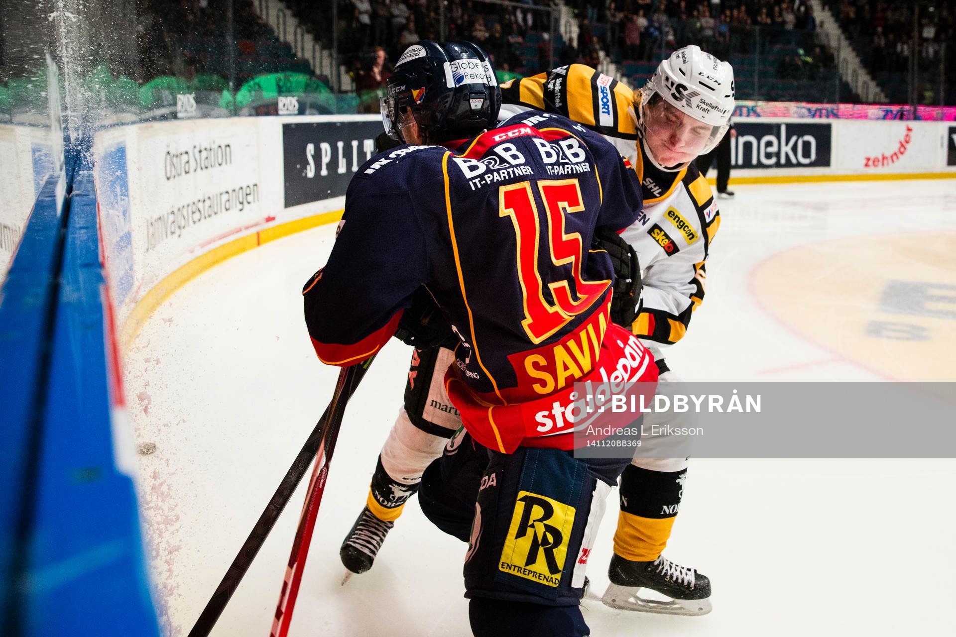 Djurgårdens Steve Saviano och Skellefteås Sebastian Aho