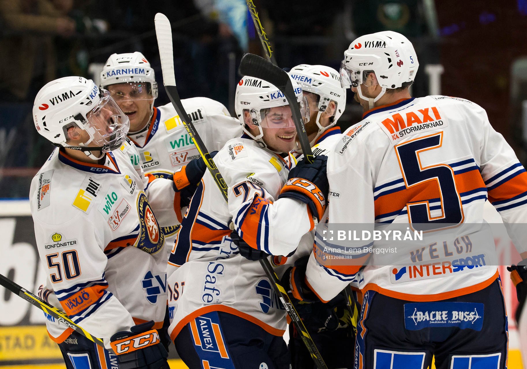 Växjös Robin Söderquist kvitterar till 1-1 och jublar