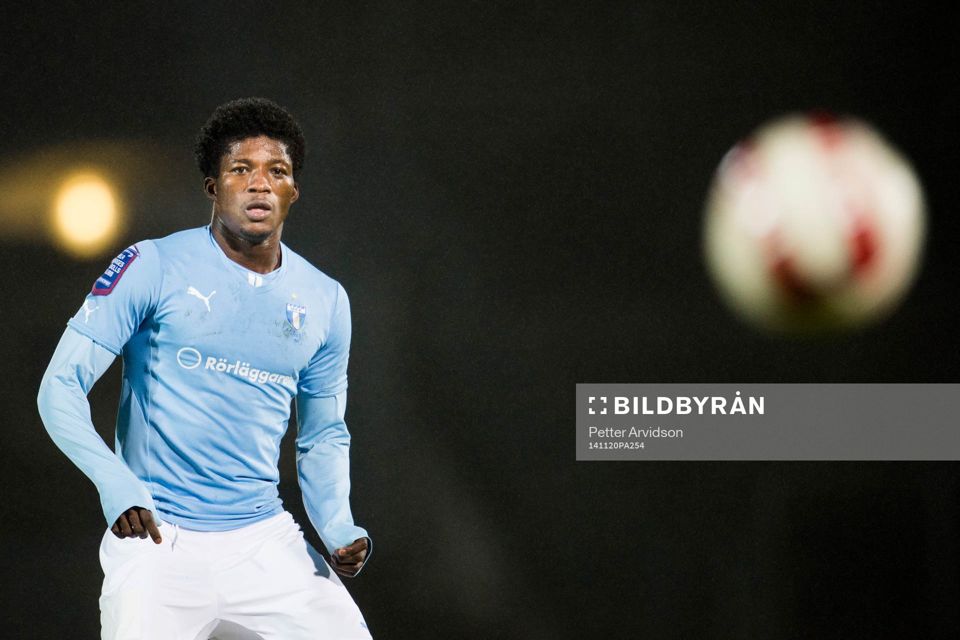 Malmö FFs Benjamin Fadi under träningsmatchen mellan Malmö FF och HJK Helsingfors den 20 november 2014 i Malmö.