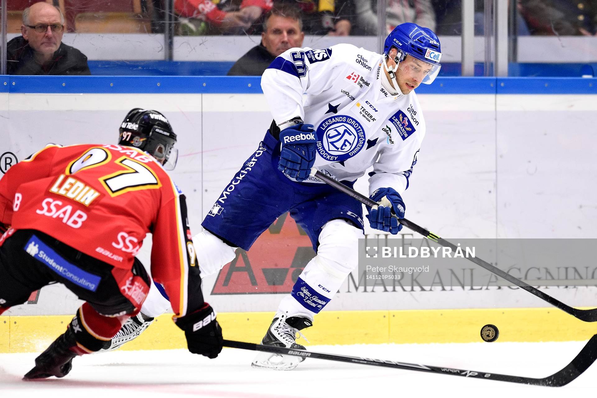 Leksands Fabian Brunnström med pucken