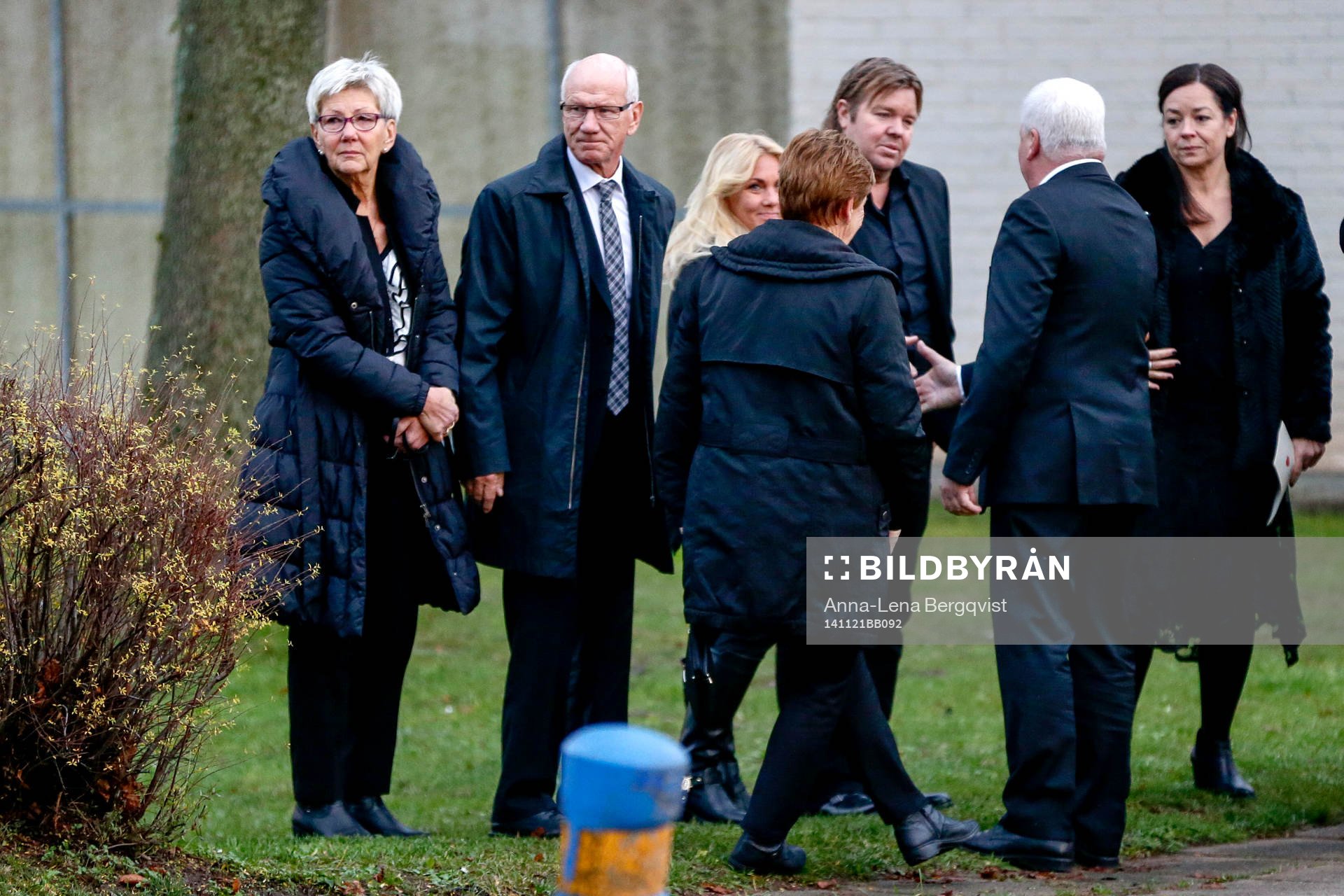 Tommy Svensson, fd förbundskapten Sverige och Tomas Brolin efter Klas Ingessons begravning den 21 november 2014 i Ödeshög.