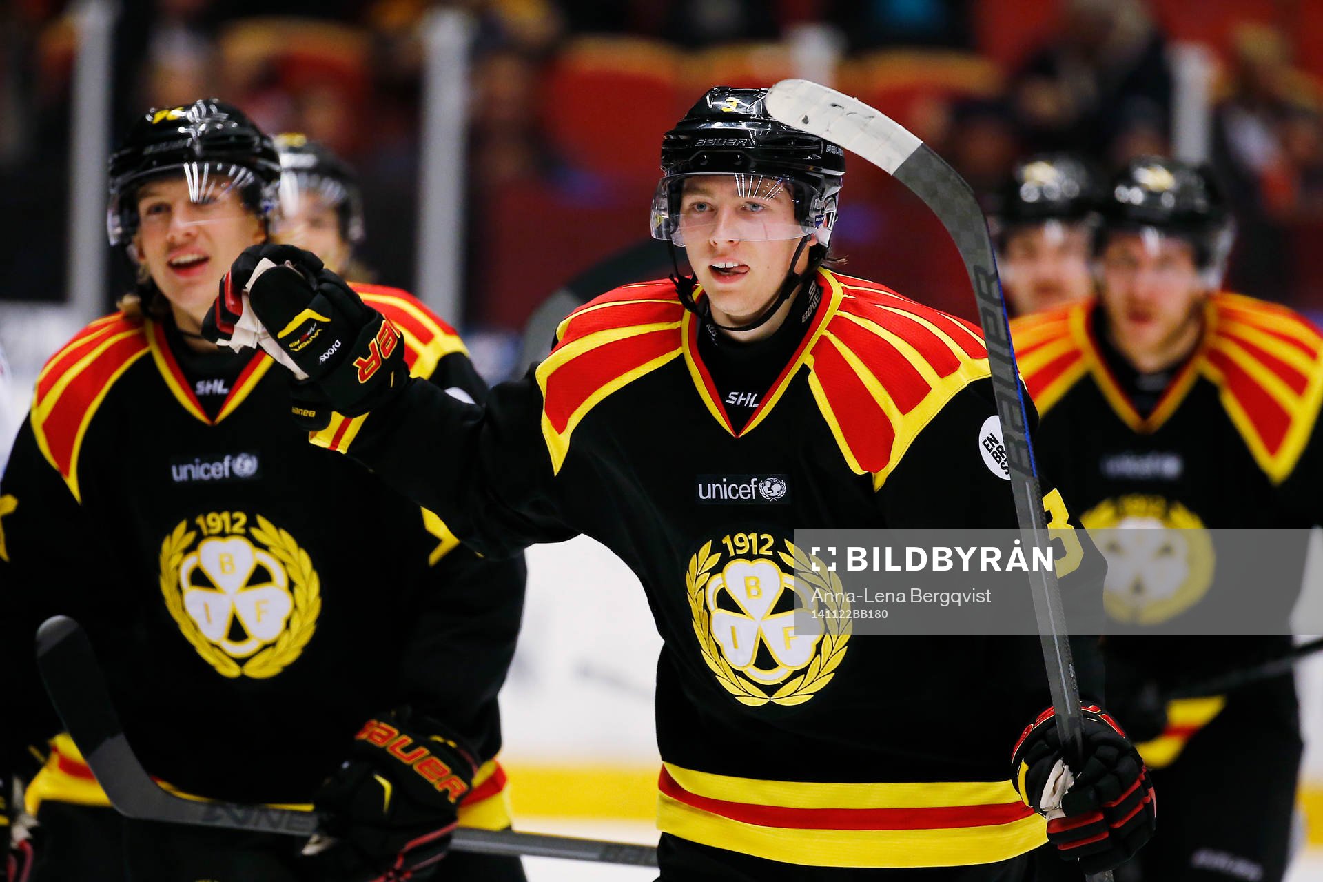 Brynäs Christian Djoos gör 2-0 och jublar
