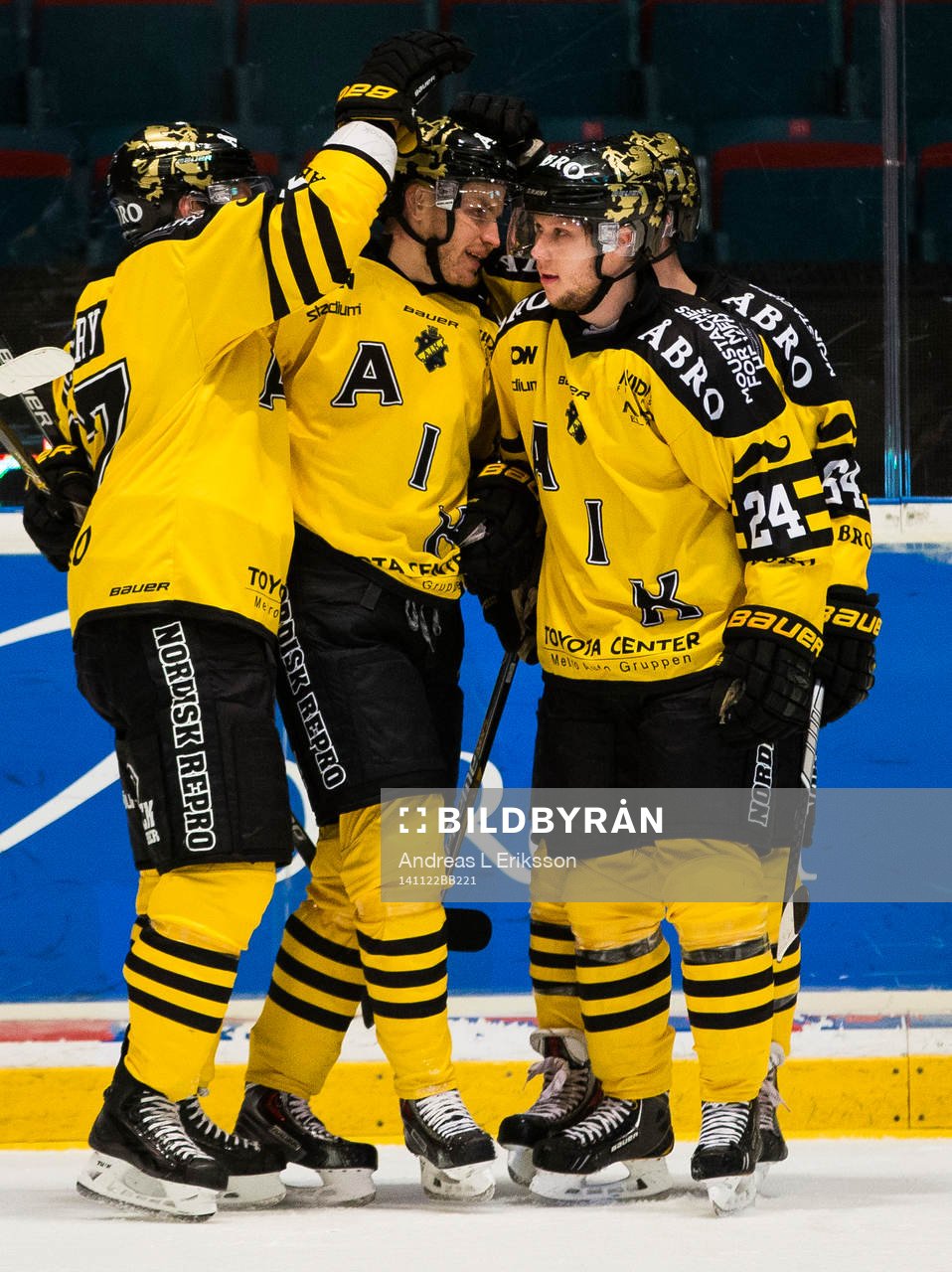 s Fredrik Hynning (m) jublar
