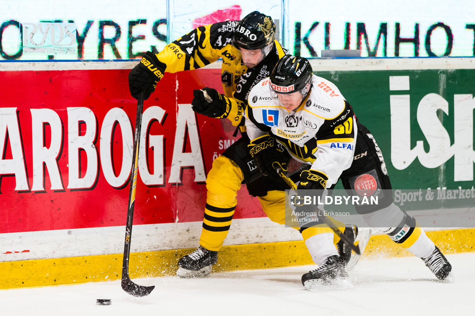 s Daniel Olsson Trkulja och Västerås Eddie Davidsson i