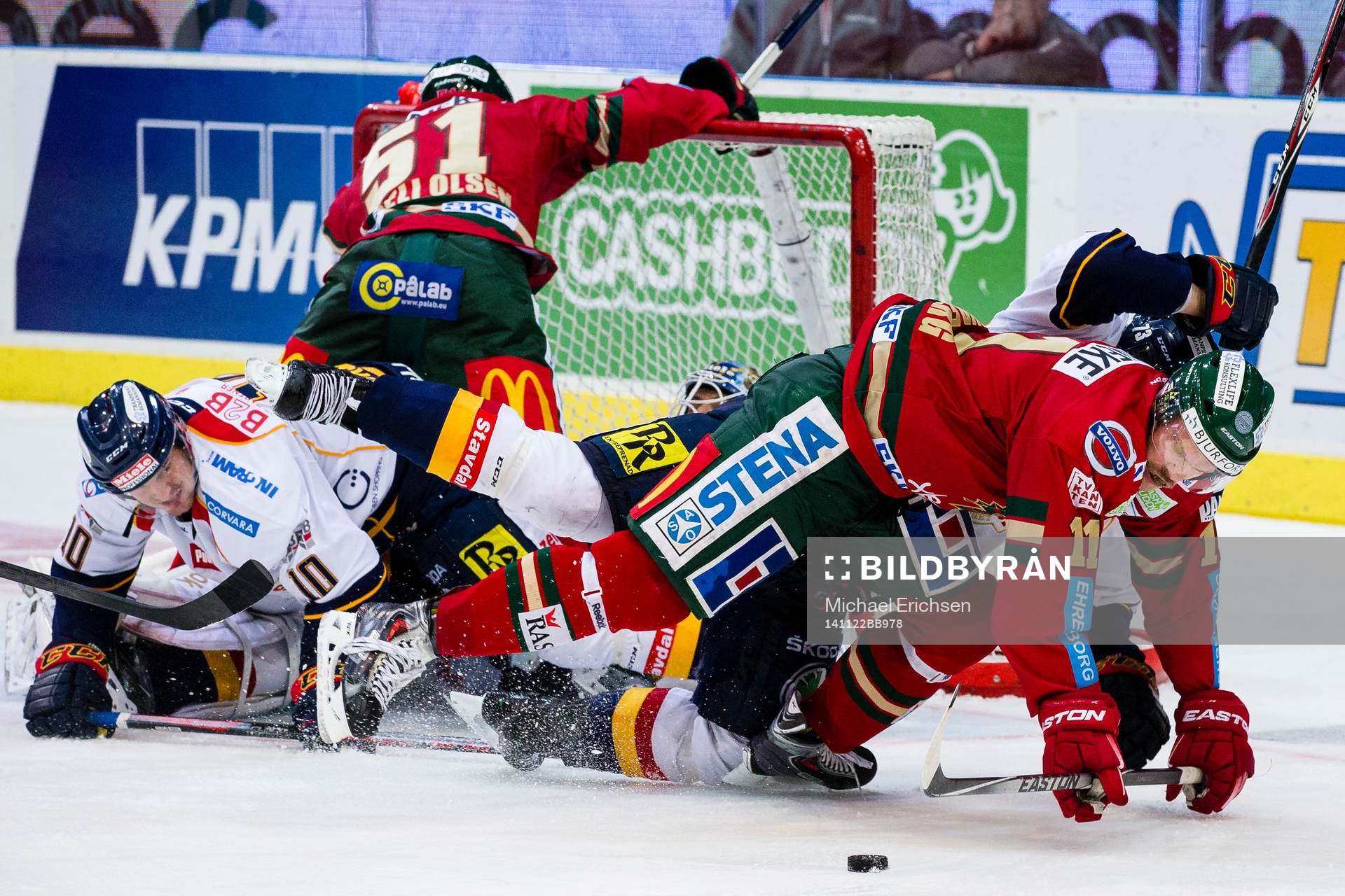 Frölundas Magnus Kahnberg faller