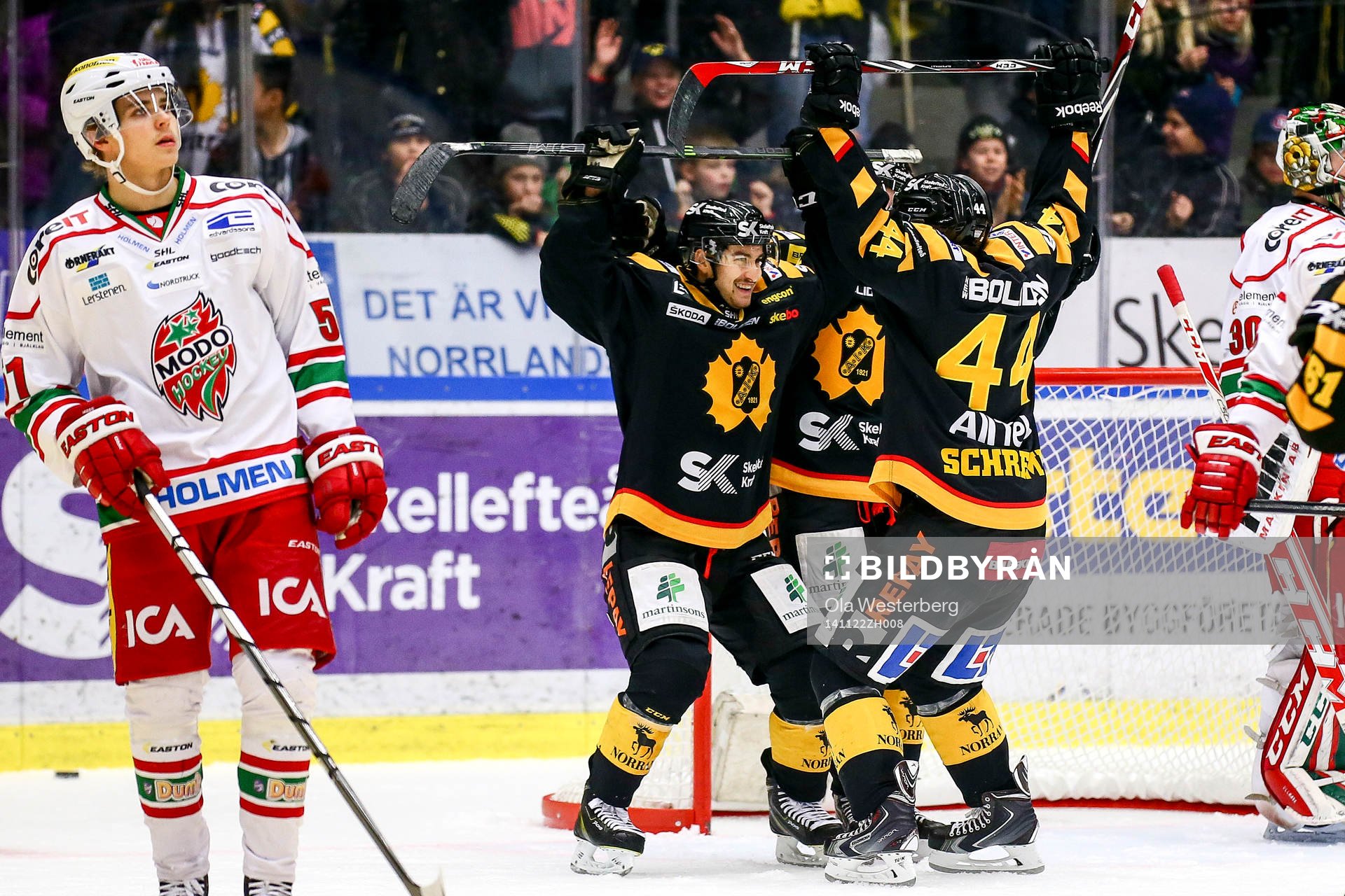 Skellefteås Andrew Calof och Rob Schremp jublar