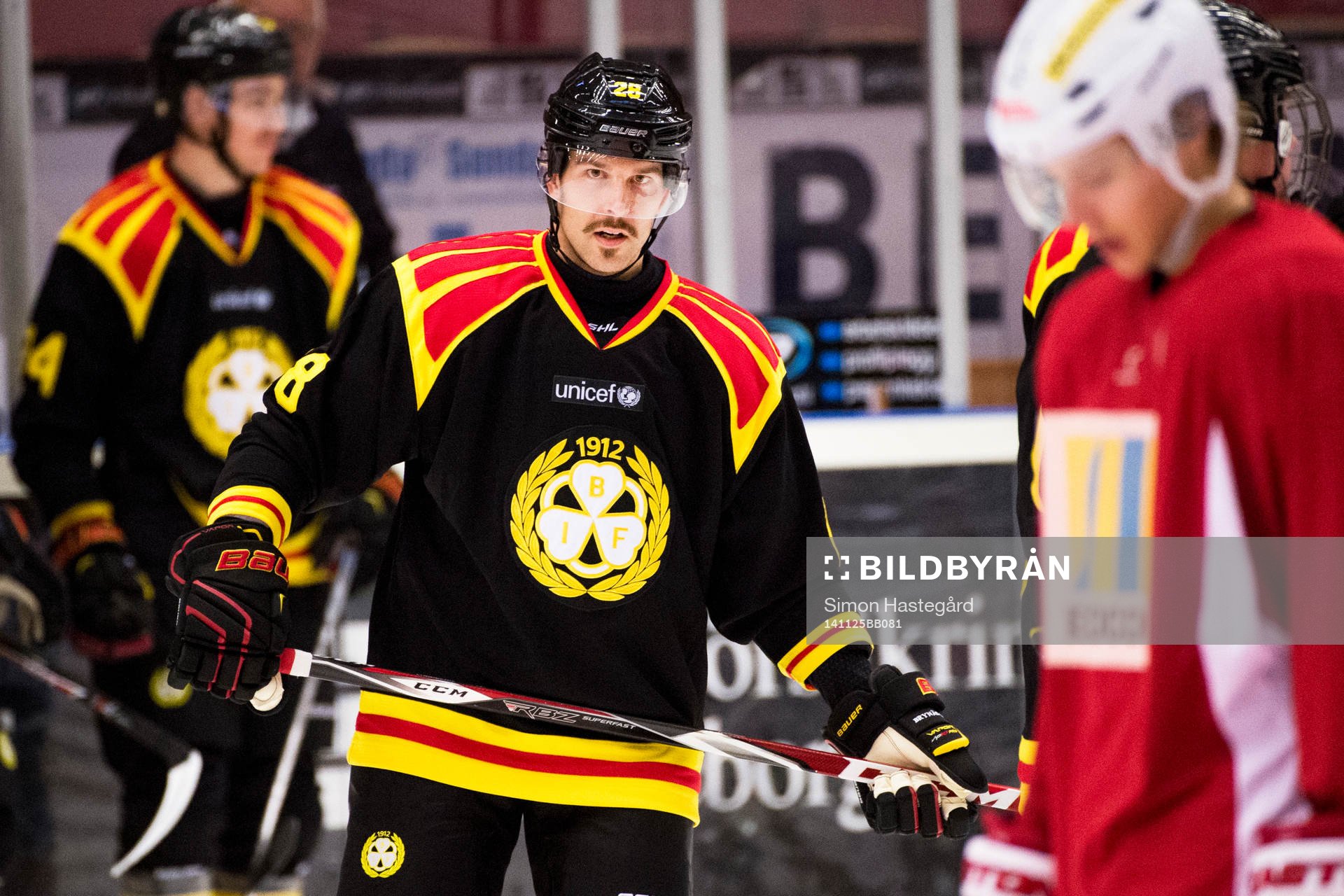 Brynäs Emil Lundberg före ishockeymatchen i SHL mellan