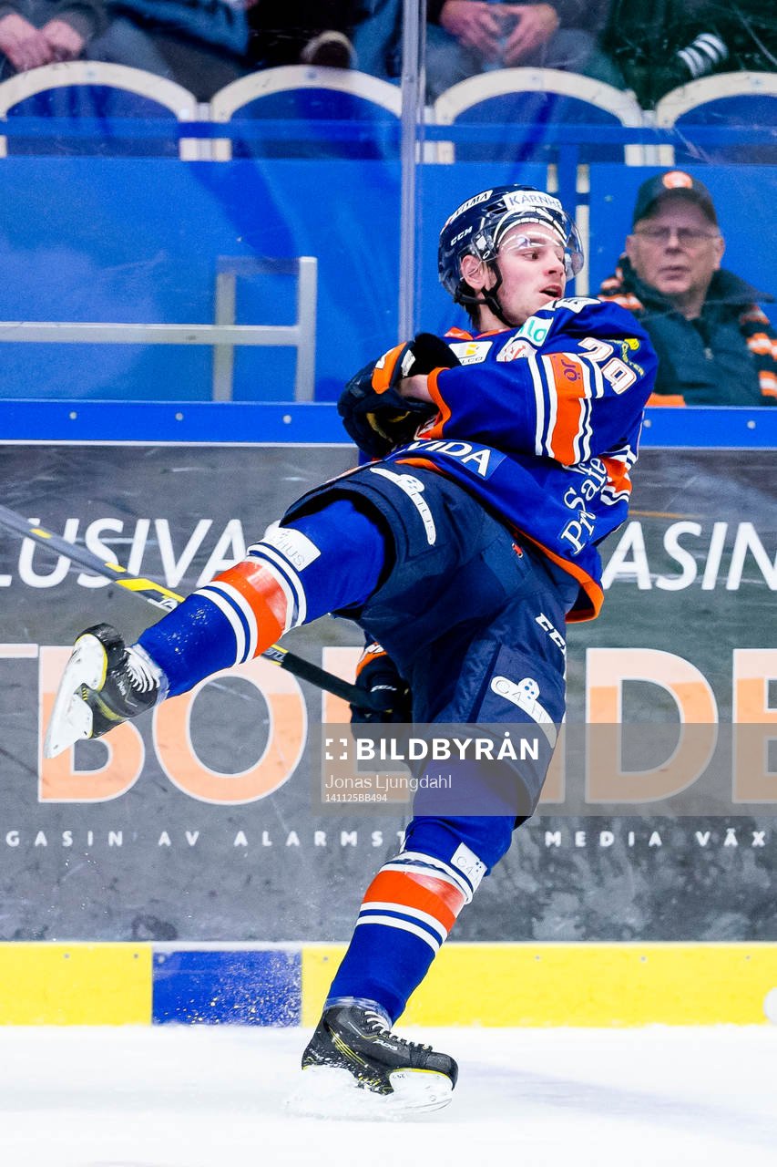 Växjös Robin Söderquist ramlar