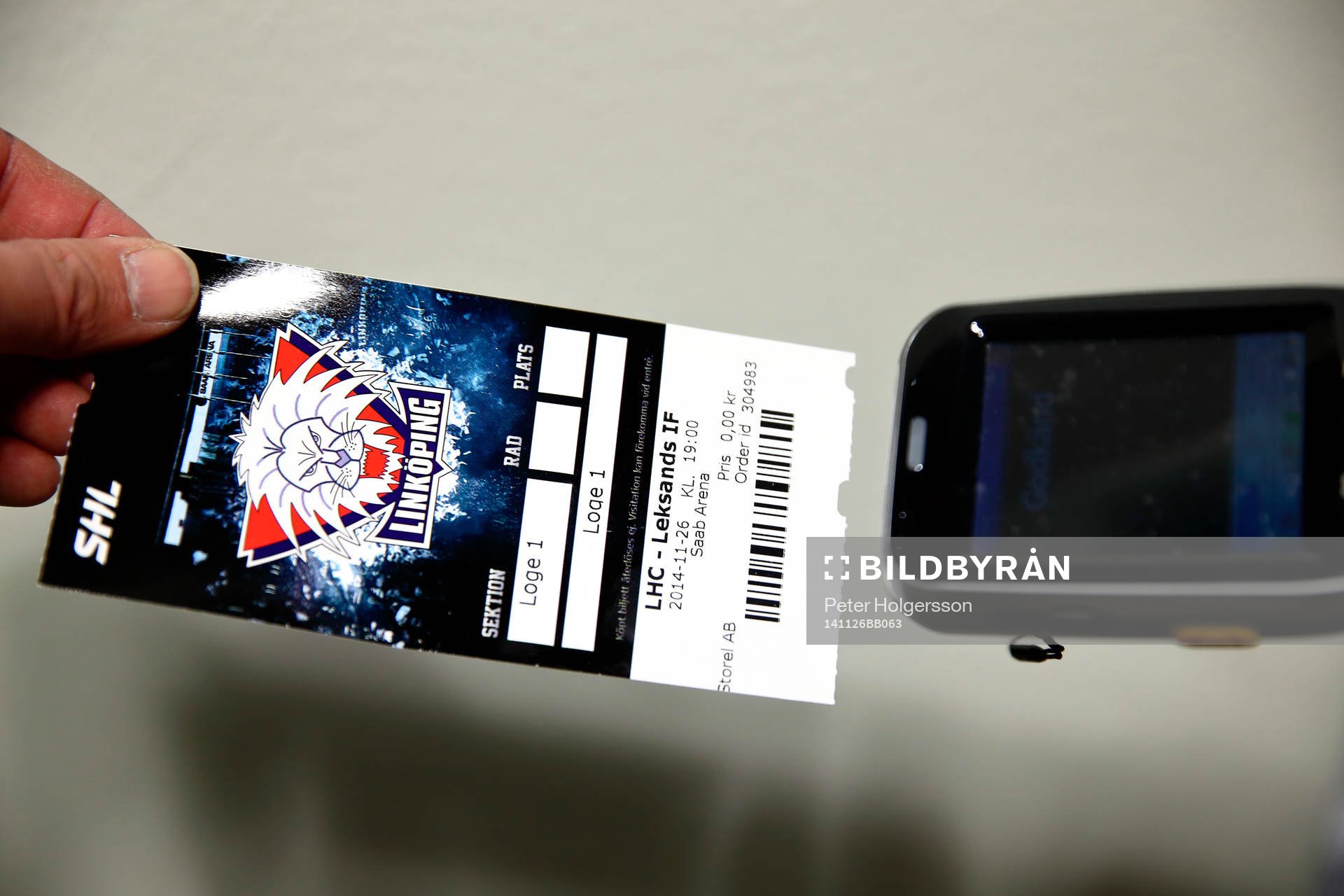 Biljett före ishockeymatchen i SHL mellan Linköping och