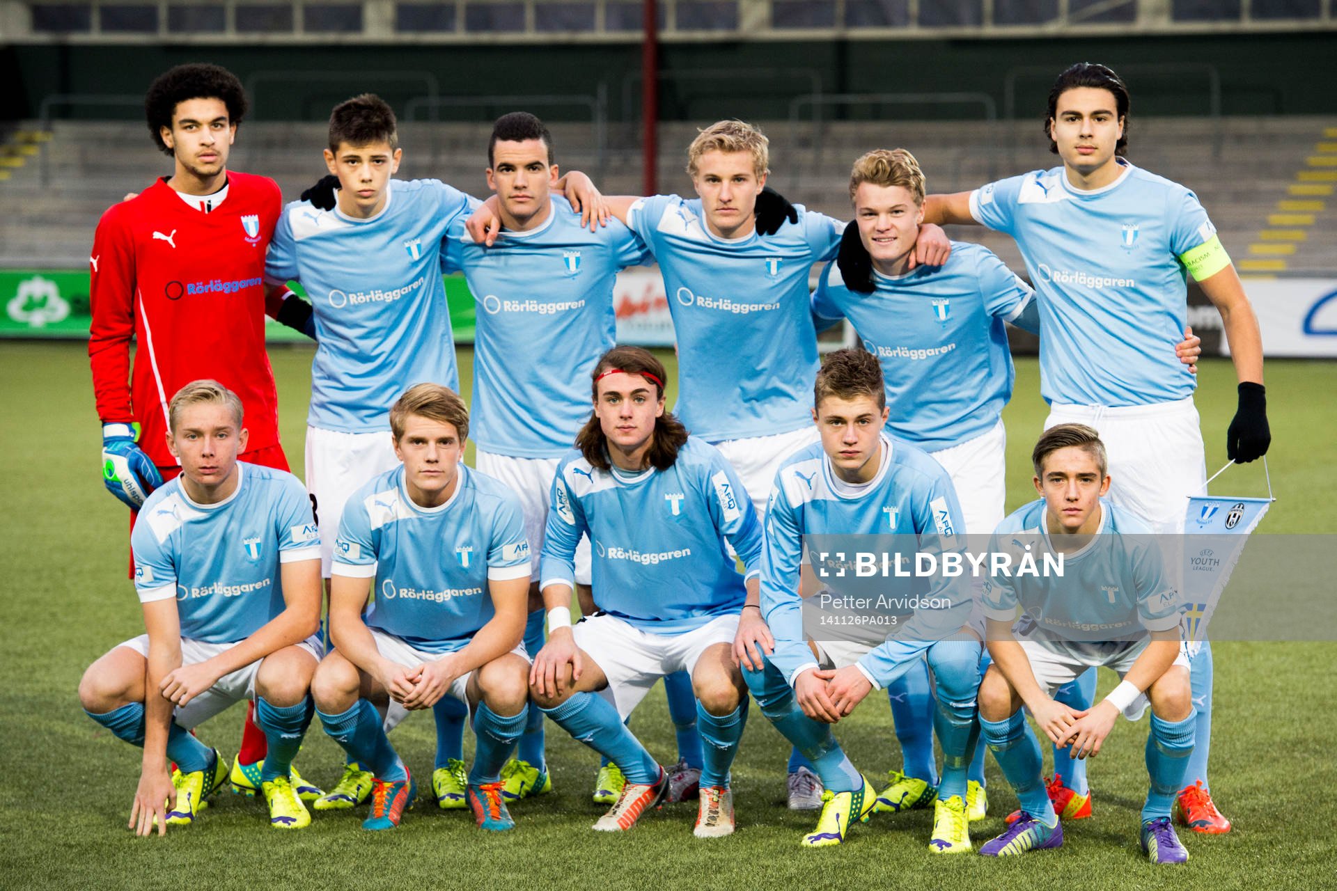 Malmö FFs startelva, övre raden från vänster, målvakt