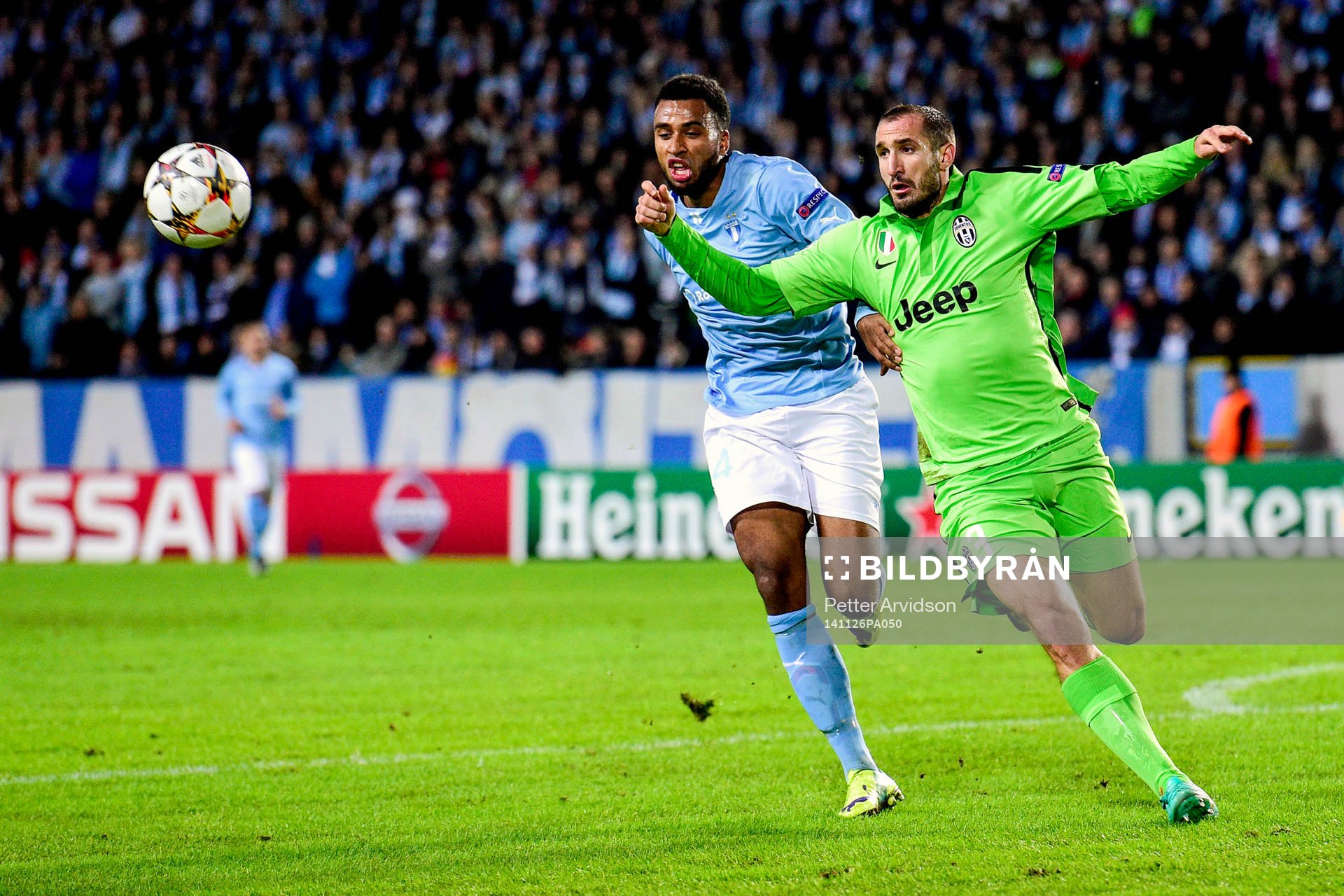 s Isaac Kiese Thelin och Juventus Giorgio Chiellini