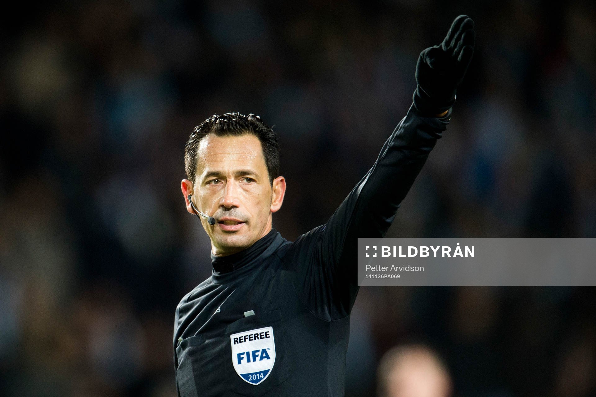 Domare Pedro Proenca under fotbollsmatchen i Champions League mellan Malmö FF och Juventus den 26 november 2014 i Malmö. 
