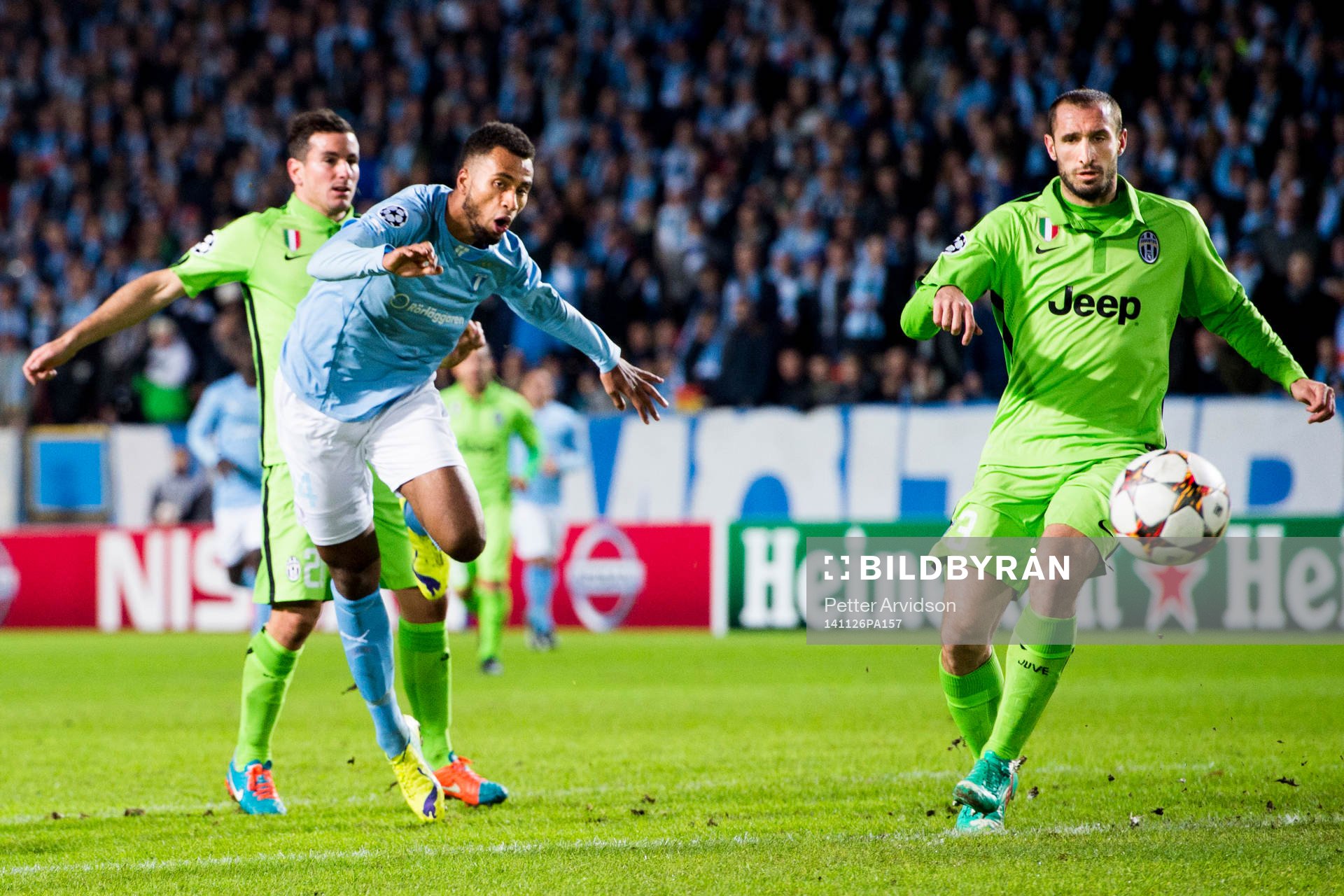 s Isaac Kiese Thelin och Juventus Giorgio Chiellini