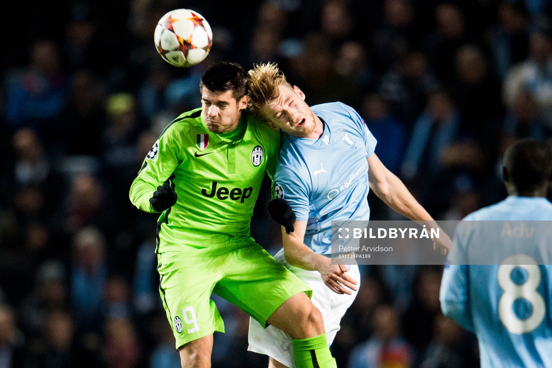 s Filip Helander i nickduell med Juventus Alvaro Morata