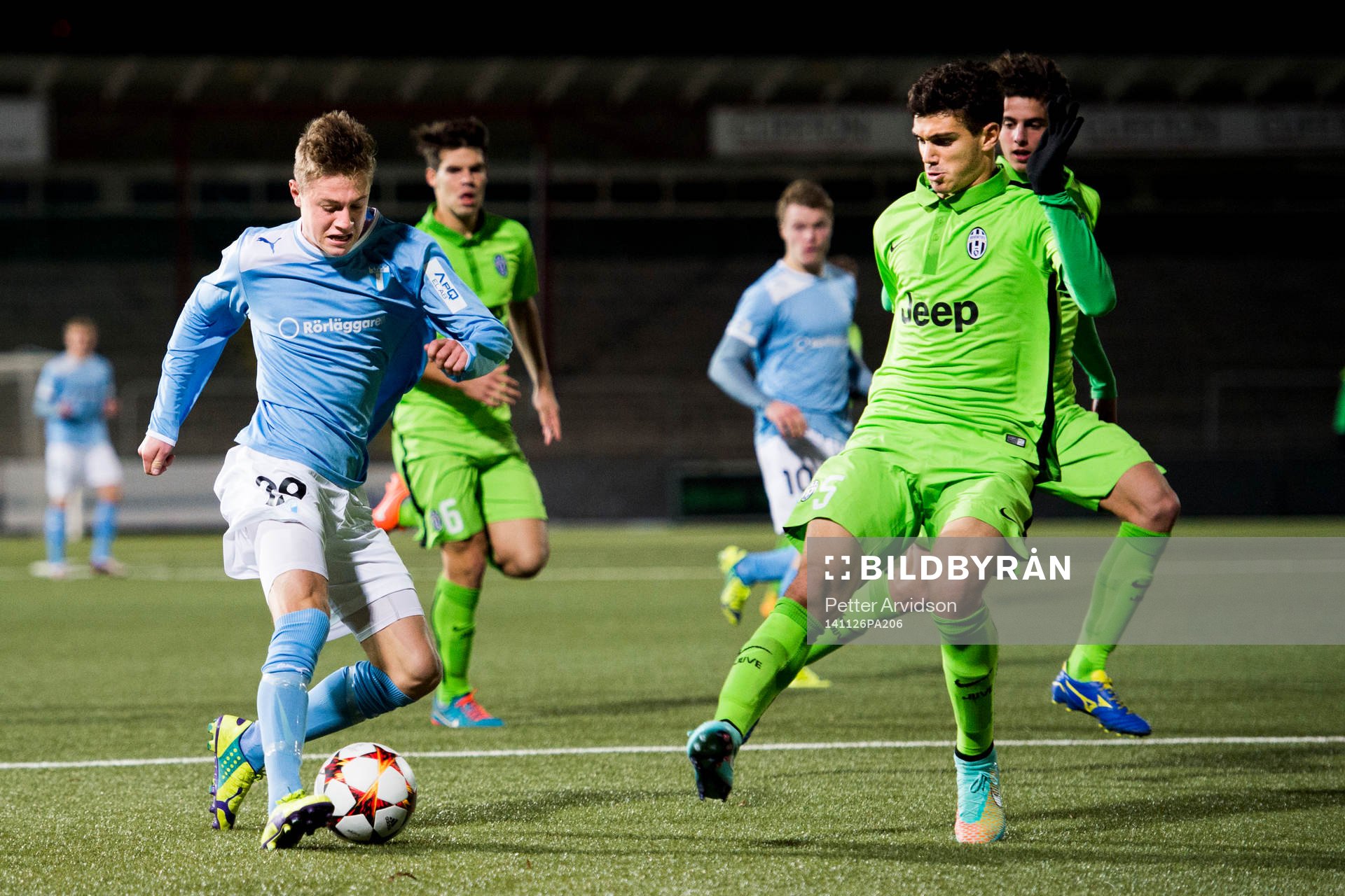 Malmö FFs Mattias Svanberg och Juventus Carlos Blanco