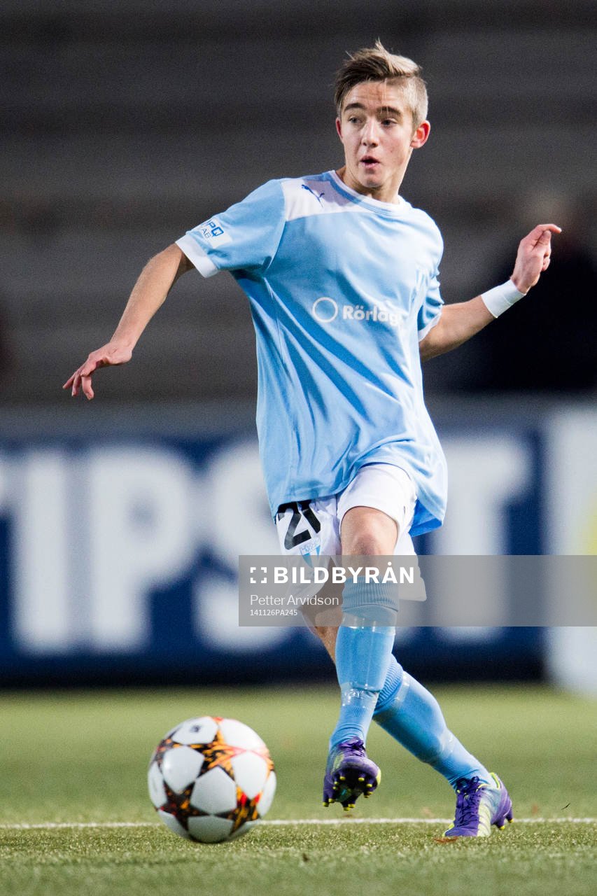 Malmö FFs Anton Kralj under fotbollsmatchen i UEFA Youth League mellan Malmö FF och Juventus den 26 november 2014 i Malmö.