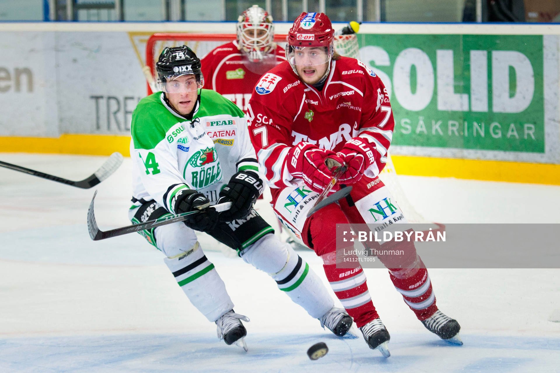 Rögles Justin Bostrom jagar Timrås Oskar Brändström