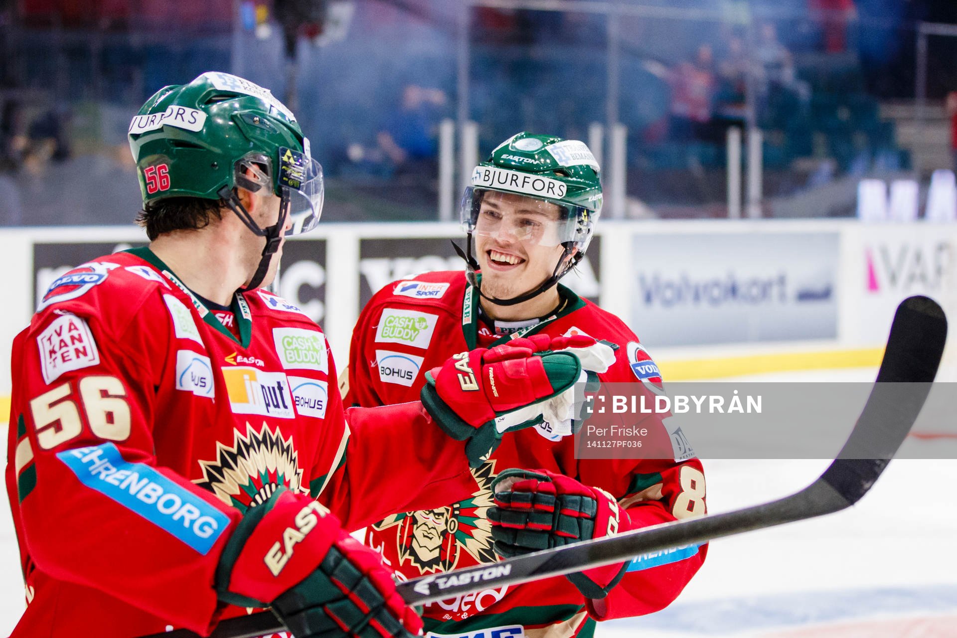 Frölundas Erik Gustavsson gratulerar Andreas Johnson